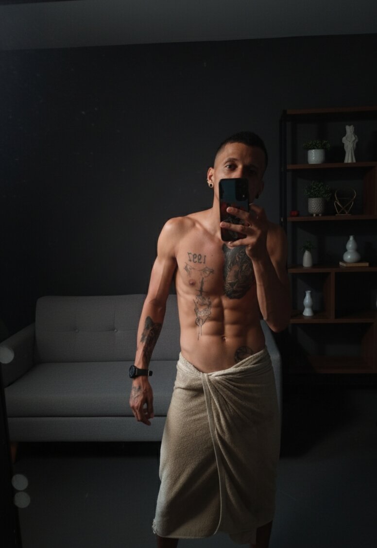 XXX Porn Photo of Nude Andreyssantos 4