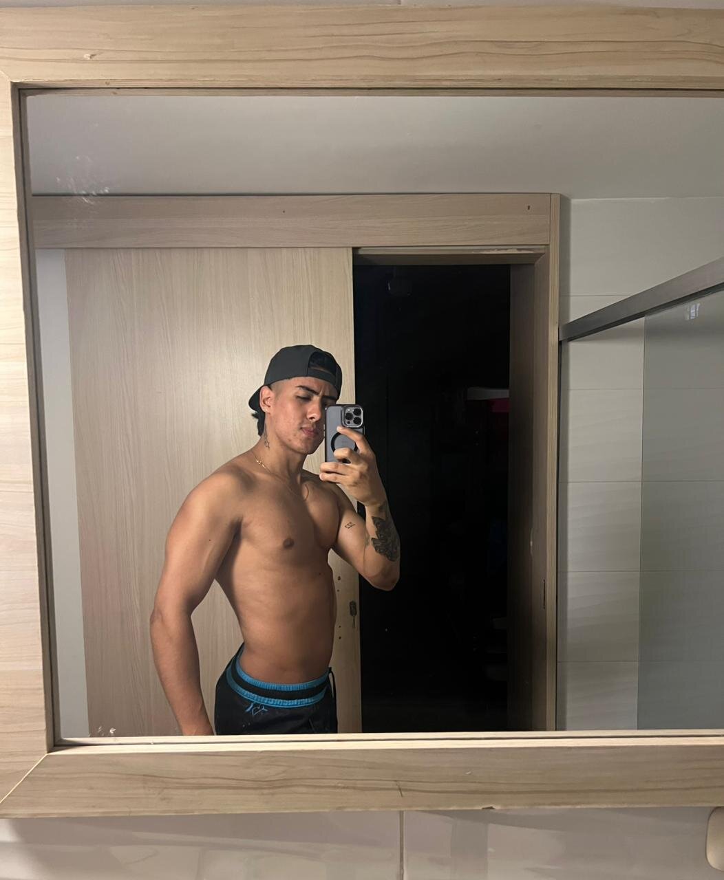 XXX Porn Photo of Nude TaylerCross_ 11