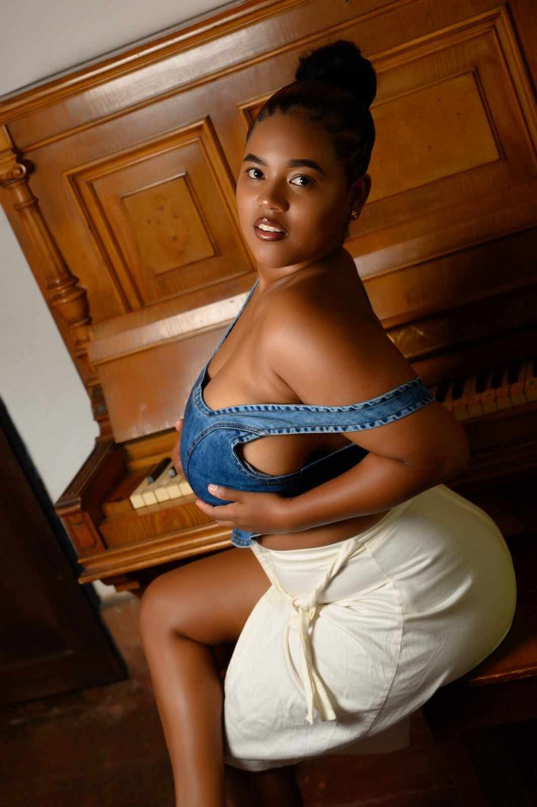 XXX Porn Photo of Nude Luna_Velvet03 6