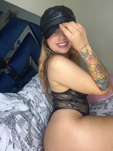 XXX Porn Photo of Nude NaiveRoxy 16