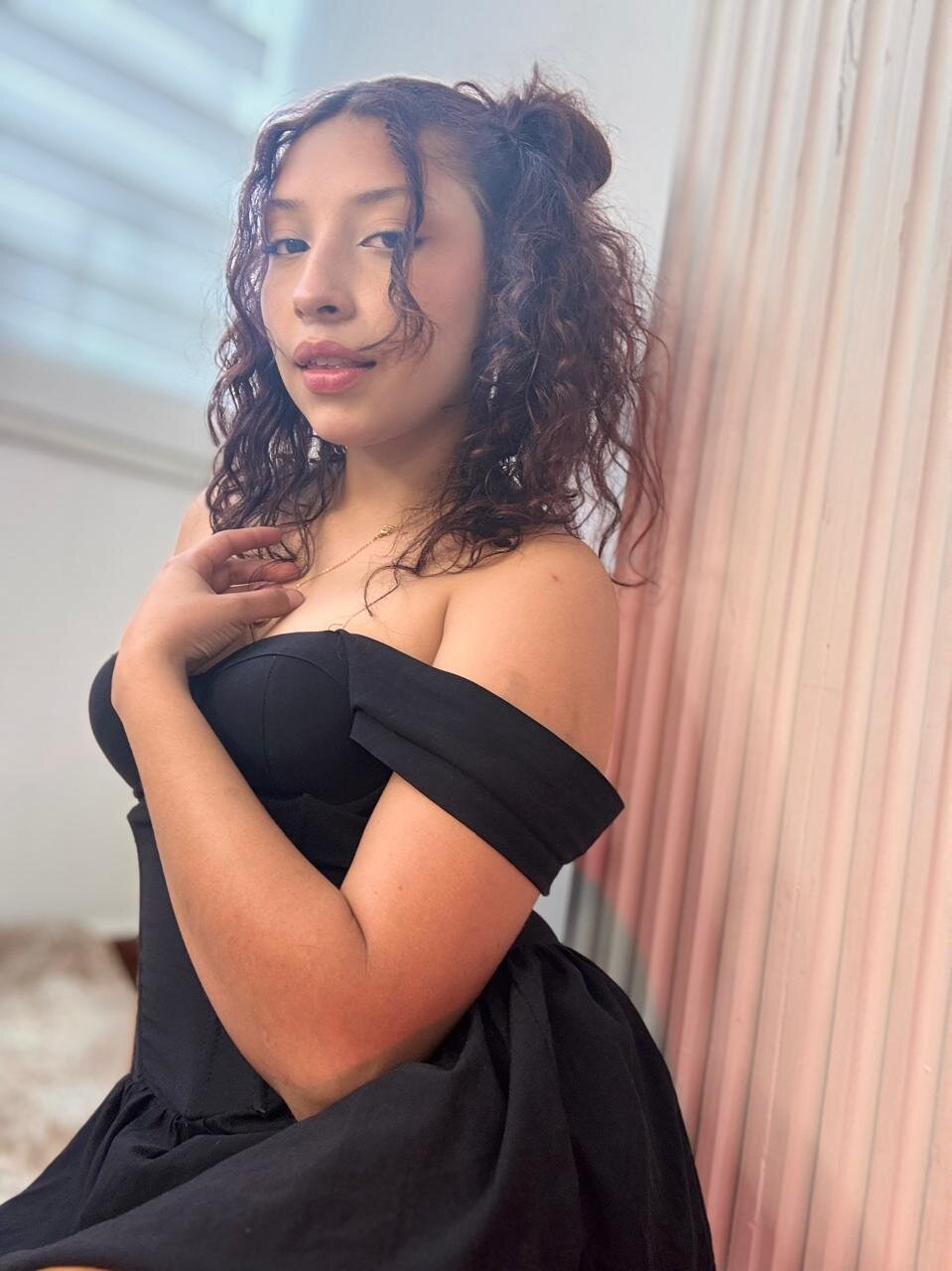 XXX Porn Photo of Nude MiaFrieren 4