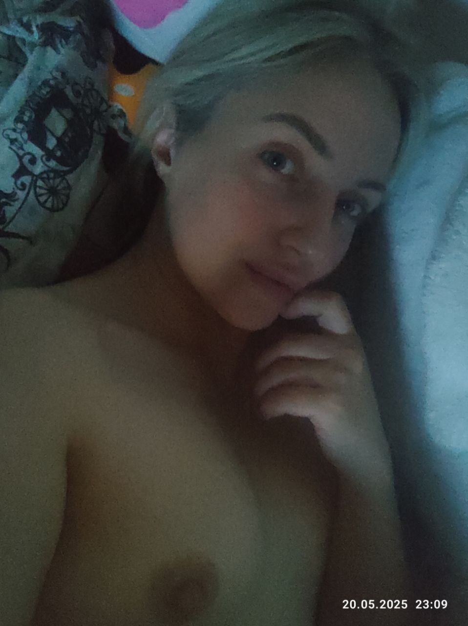 XXX Porn Photo of Nude MonikaFoxys 17
