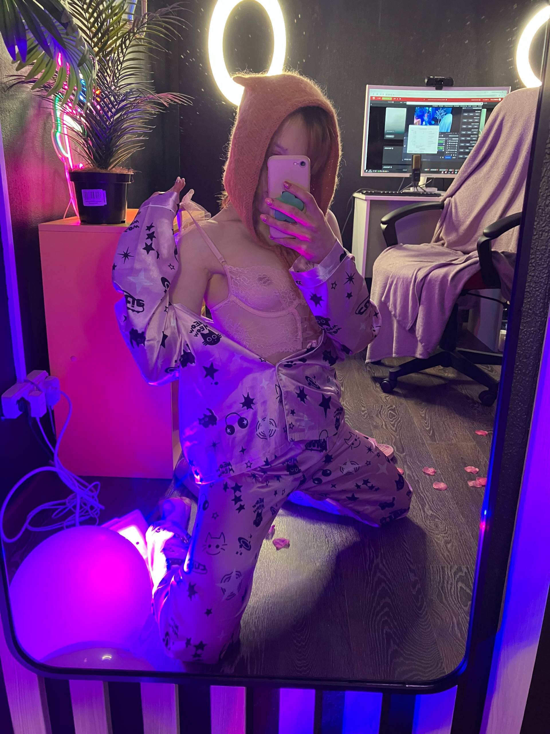 XXX Porn Photo of Nude uwu_Foxy_uwu 13