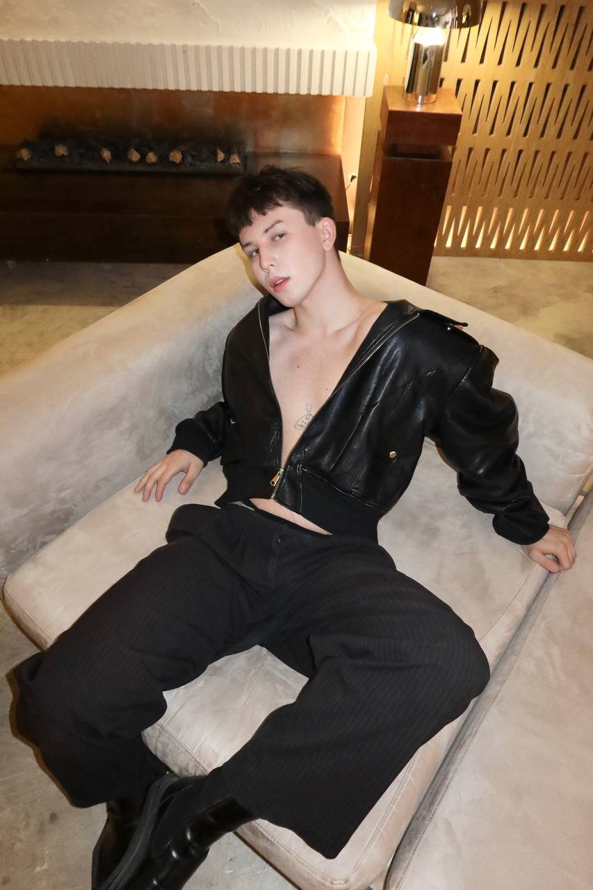 XXX Porn Photo of Nude AdrianoAubert 37
