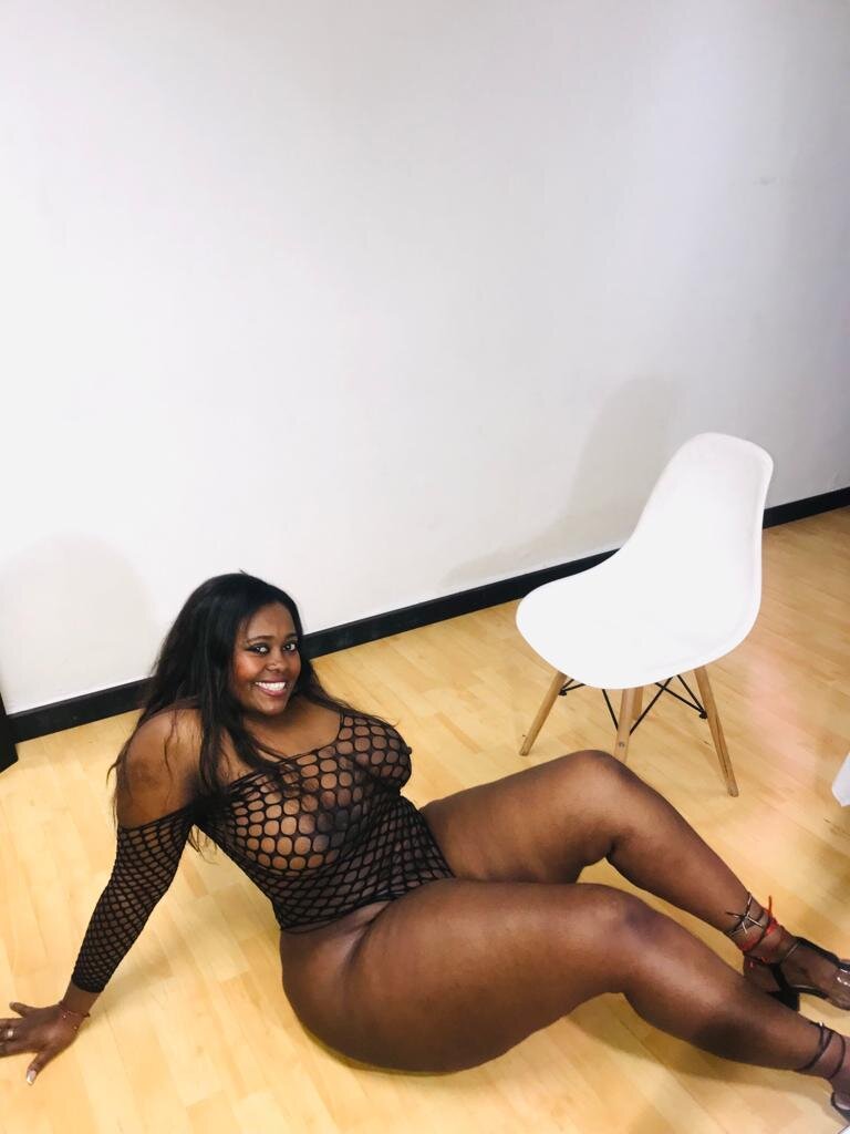 XXX Porn Photo of Nude exotic_karmella 10
