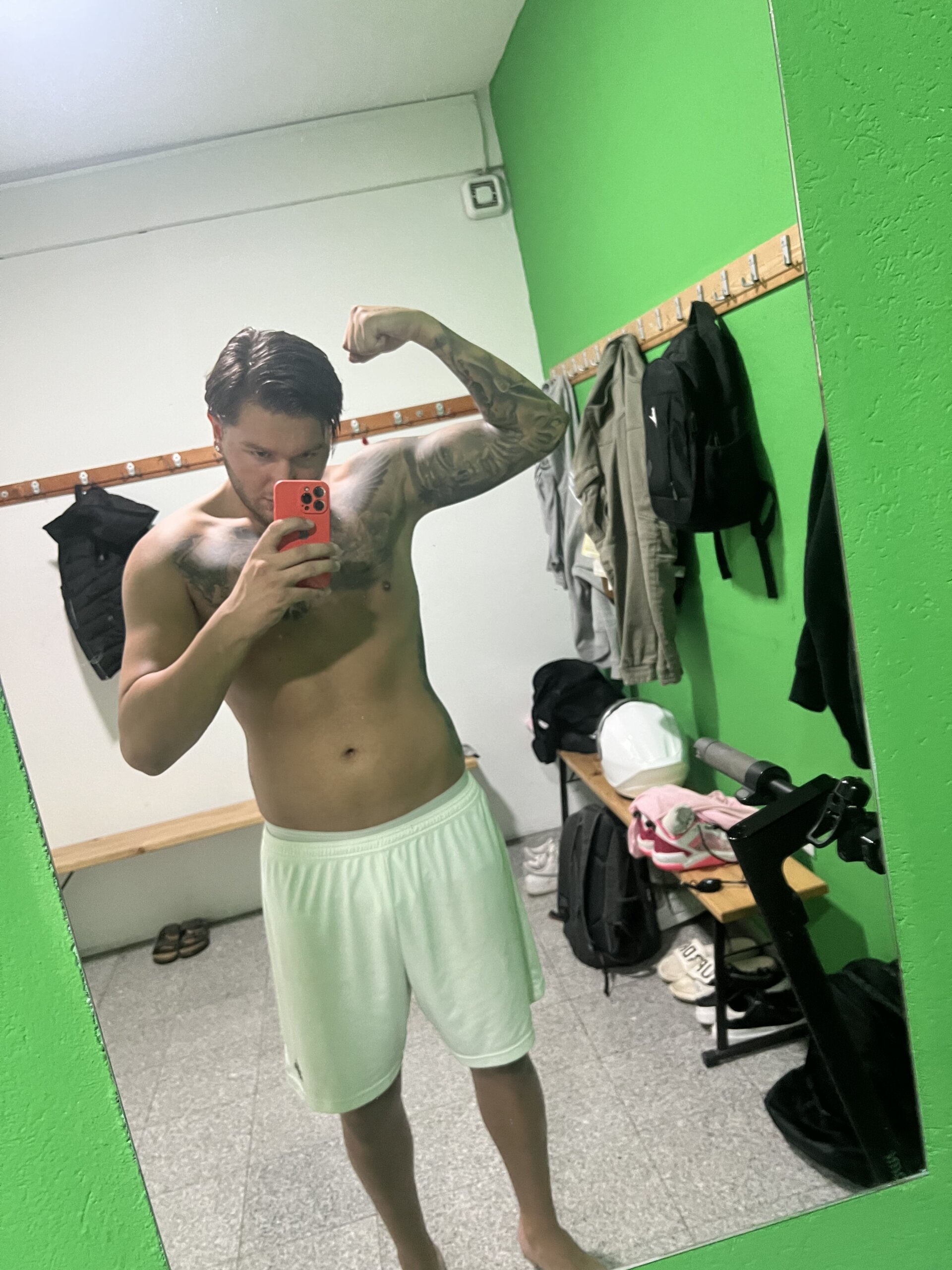 XXX Porn Photo of Nude BossyDaddy 3