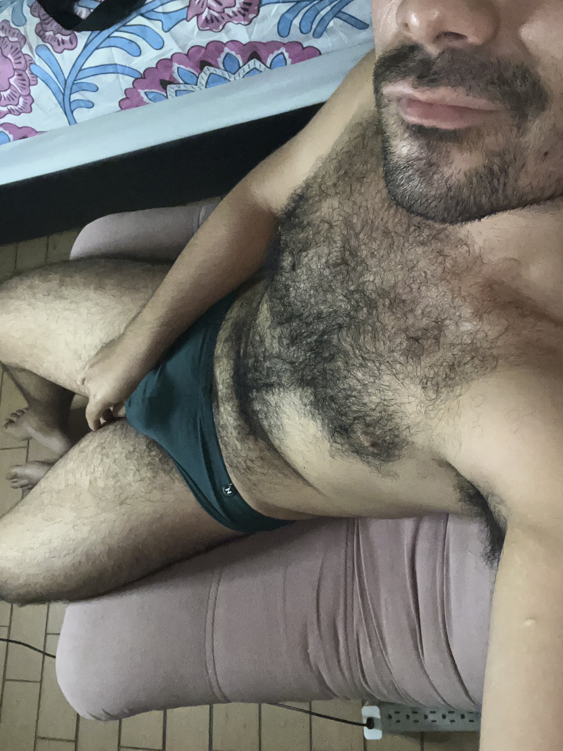 XXX Porn Photo of Nude latinhayriboy 1