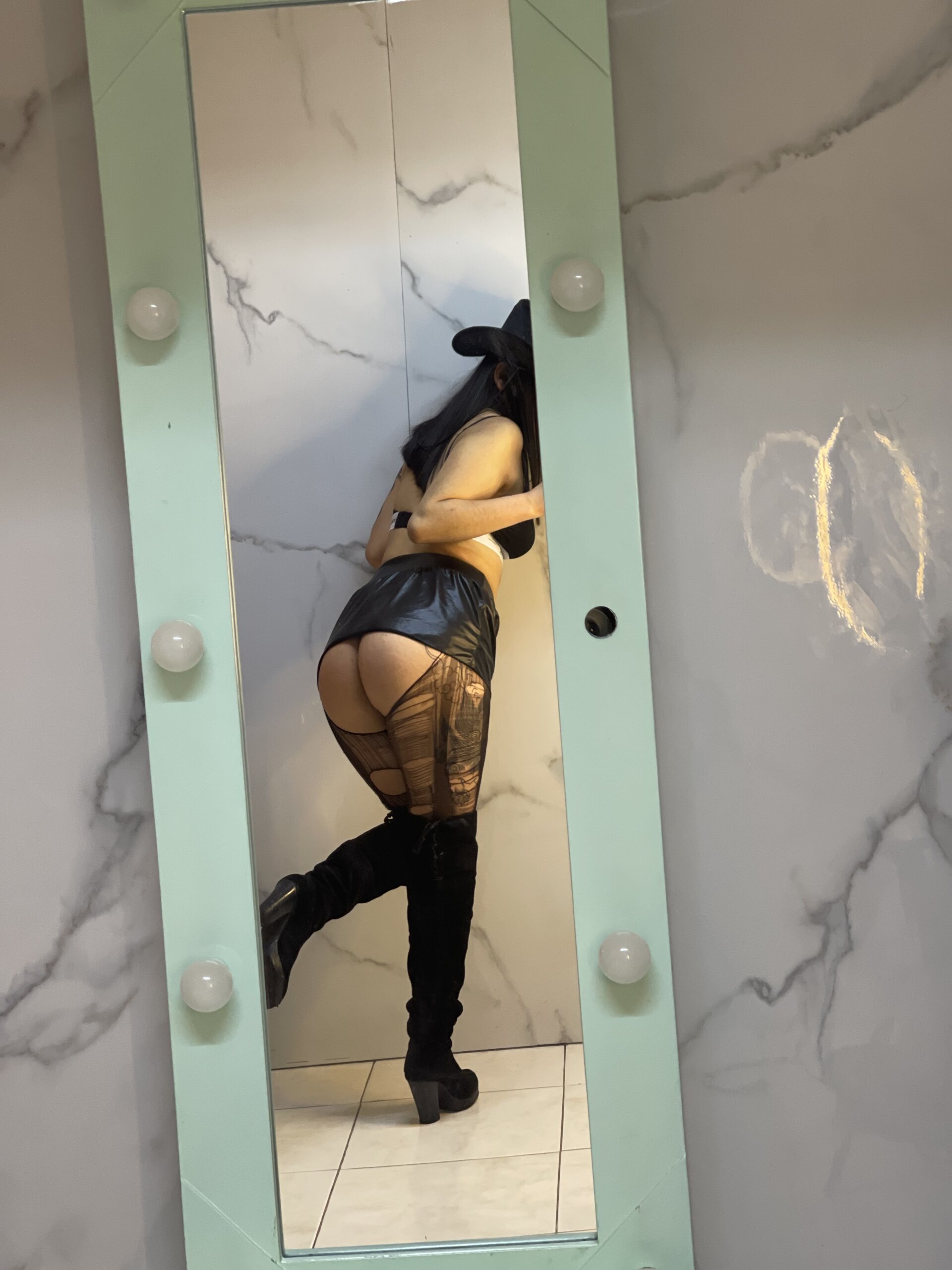 XXX Porn Photo of Nude allyssa_bellini_s 19