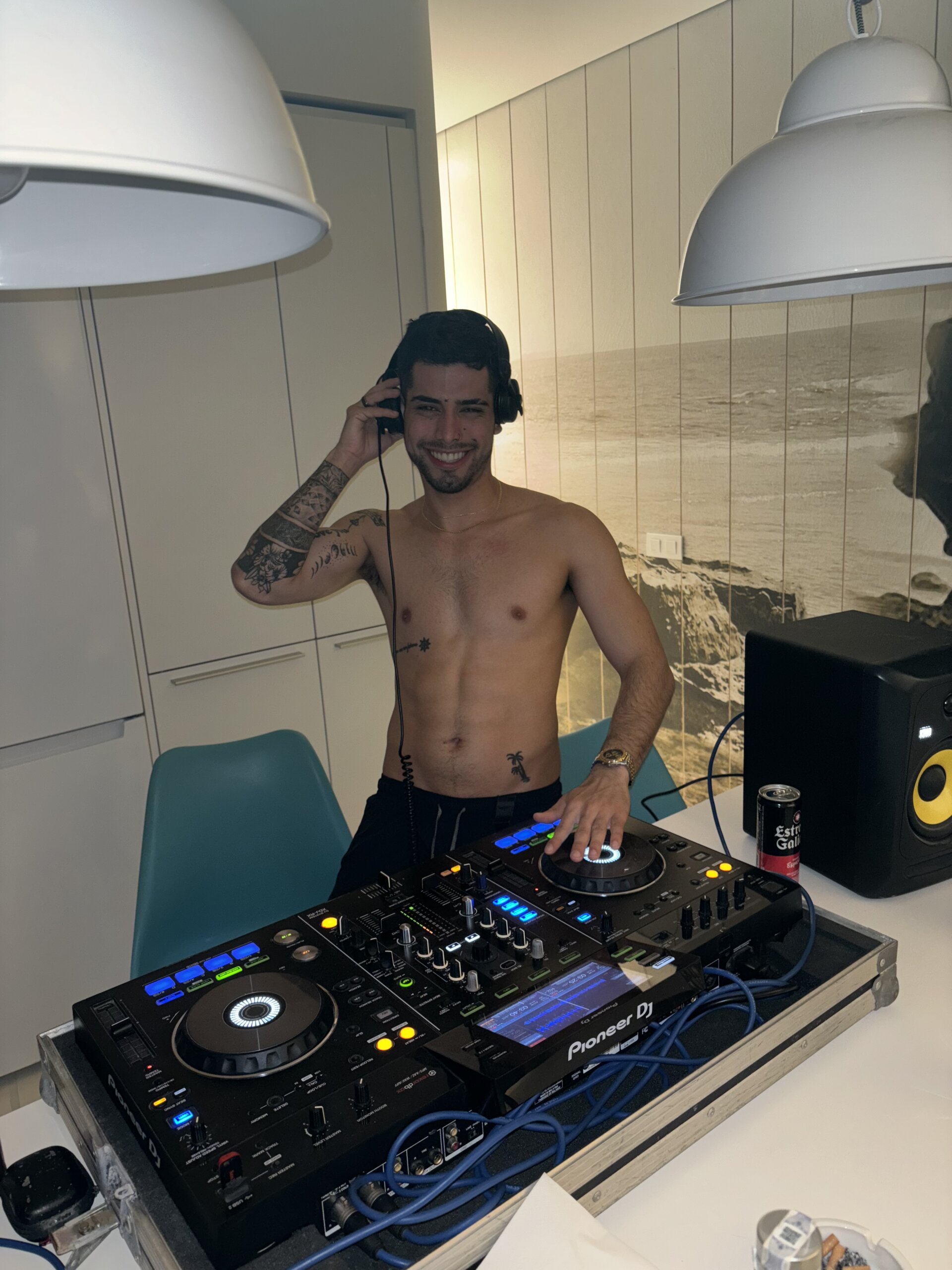 XXX Porn Photo of Nude Chicos_defiesta 4