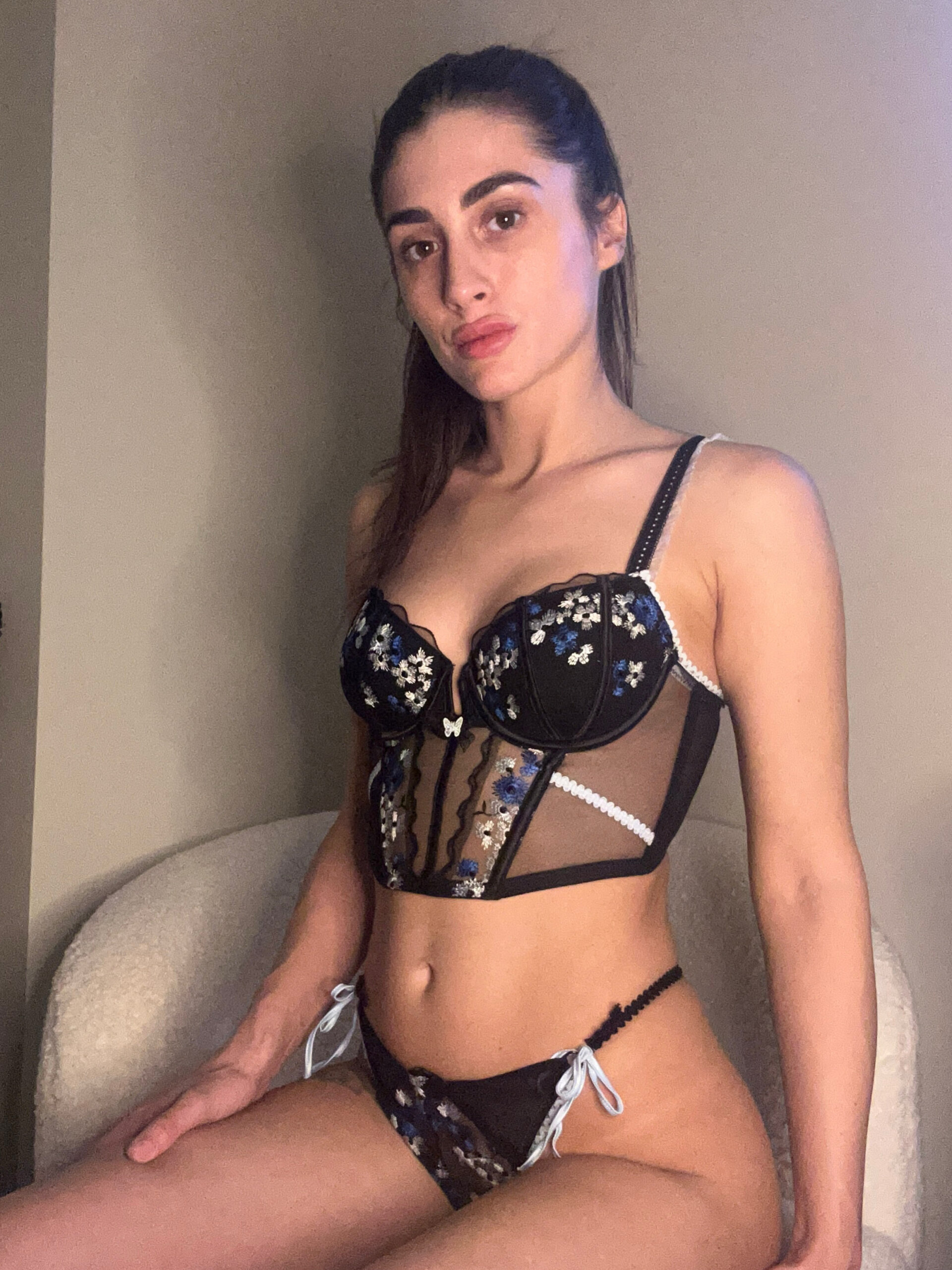 XXX Porn Photo of Nude RenRoseXXX 10