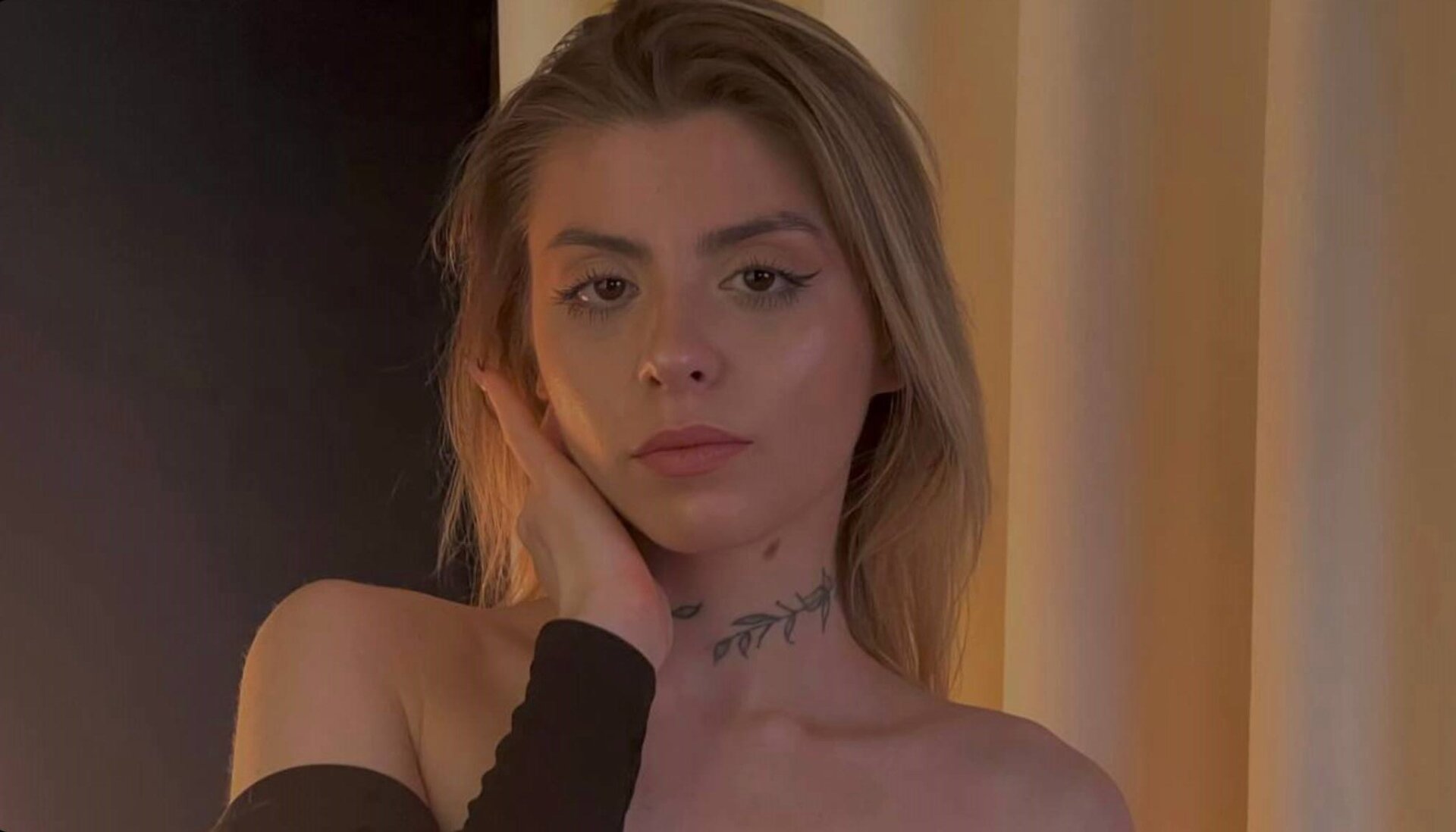 XXX Porn Photo of Nude AlexisBevy 3