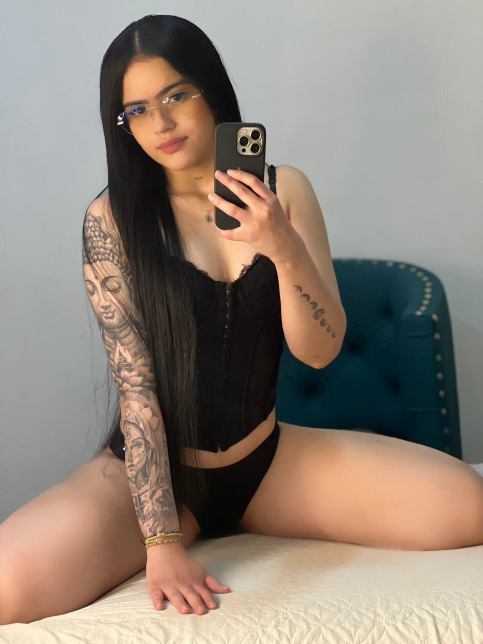 XXX Porn Photo of Nude alicia_bond 16