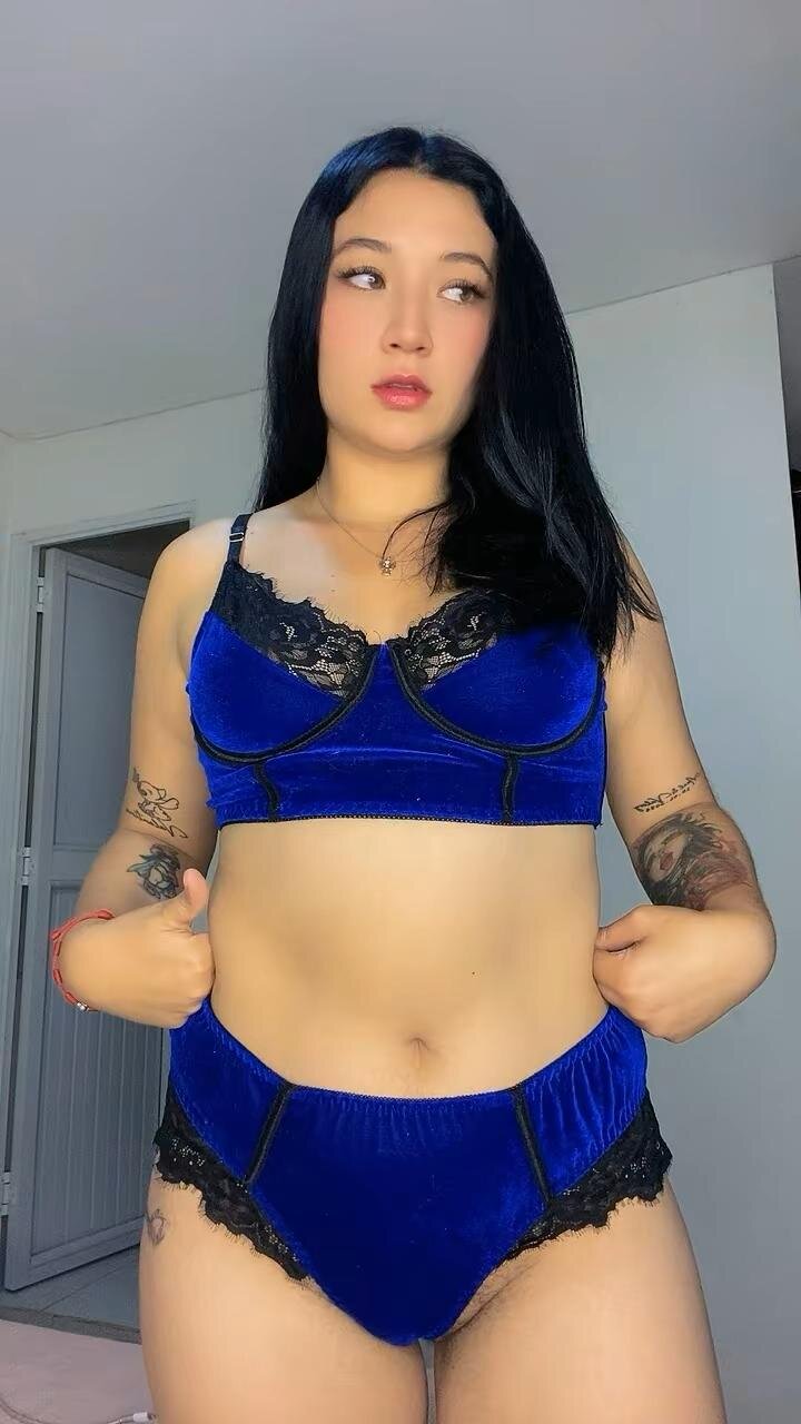 XXX Porn Photo of Nude caroolinefoxx 2