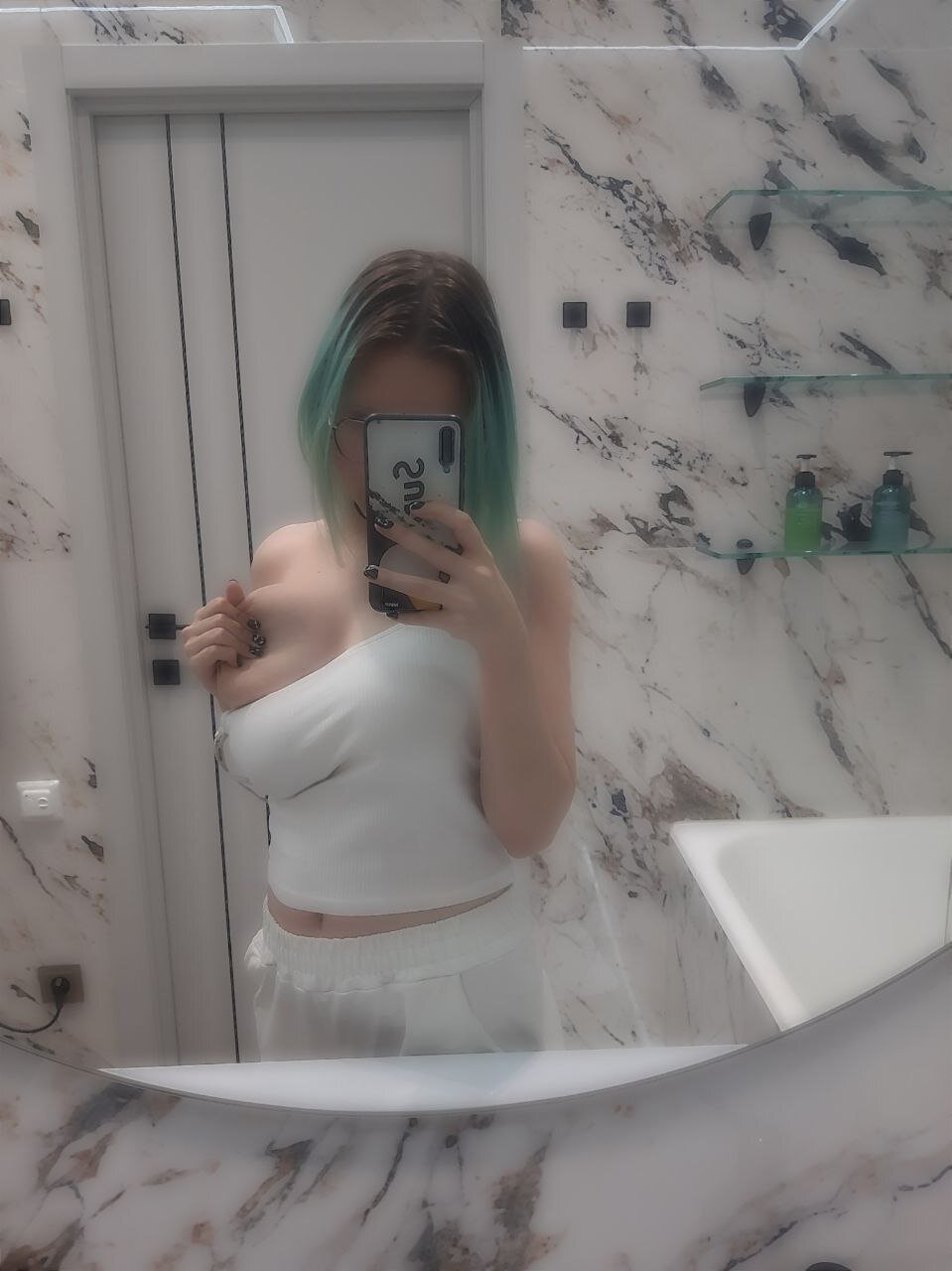 XXX Porn Photo of Nude Moon_foxes 3