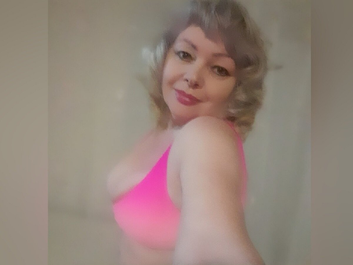 XXX Porn Photo of Nude EvelynLoveShy 3