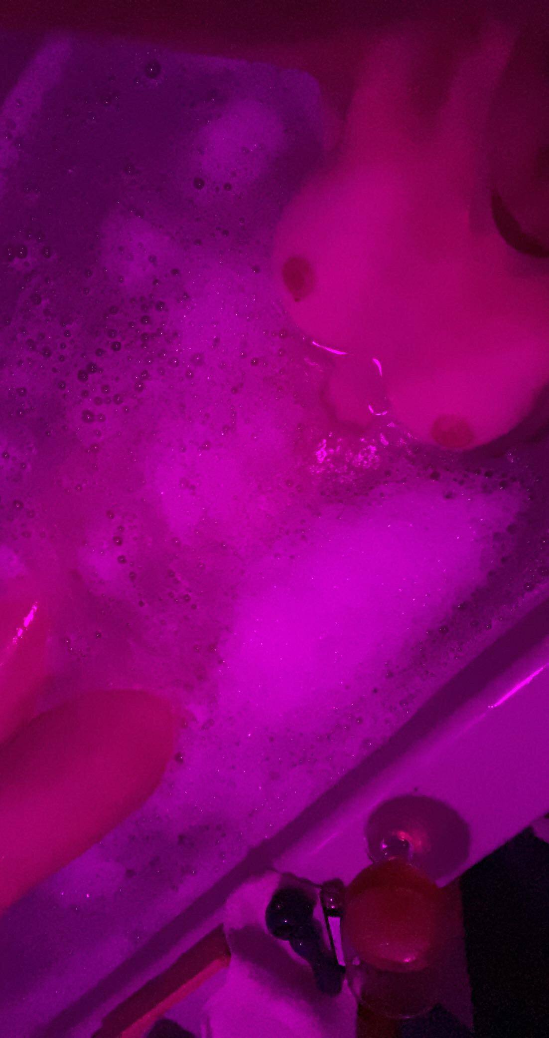 XXX Porn Photo of Nude winestaindlips 4
