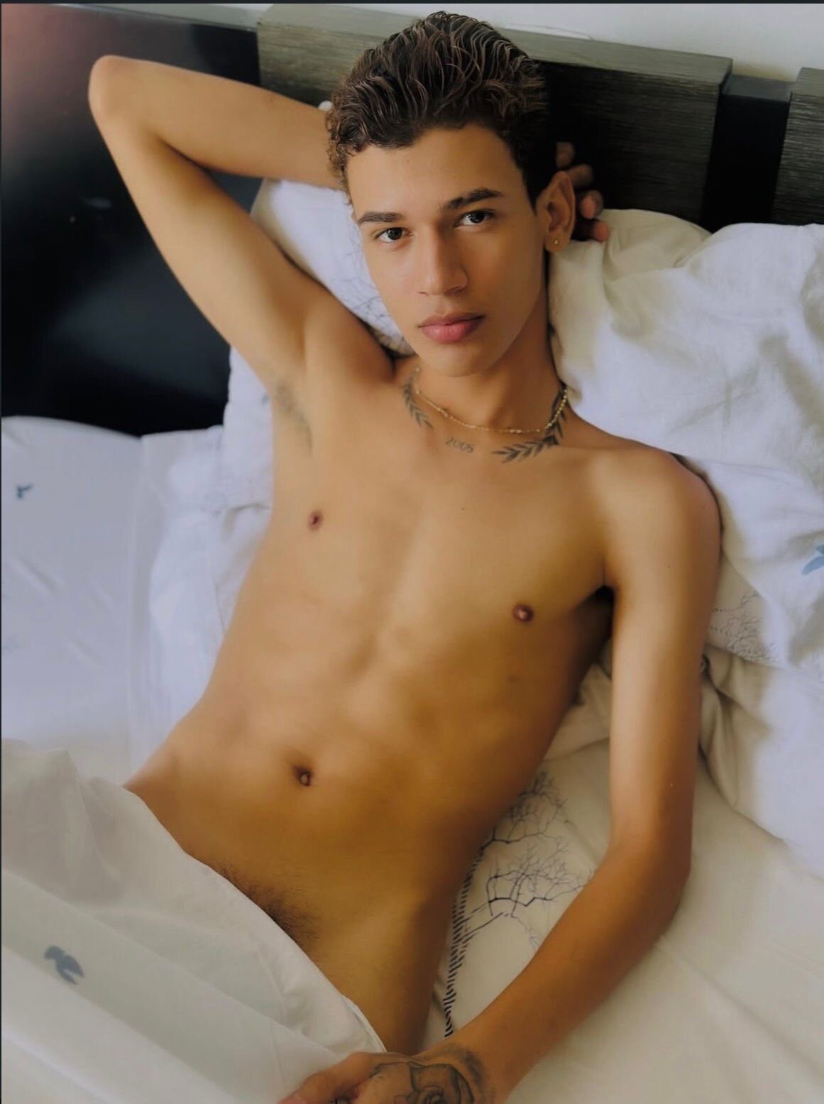 XXX Porn Photo of Nude Dereck_twink 6