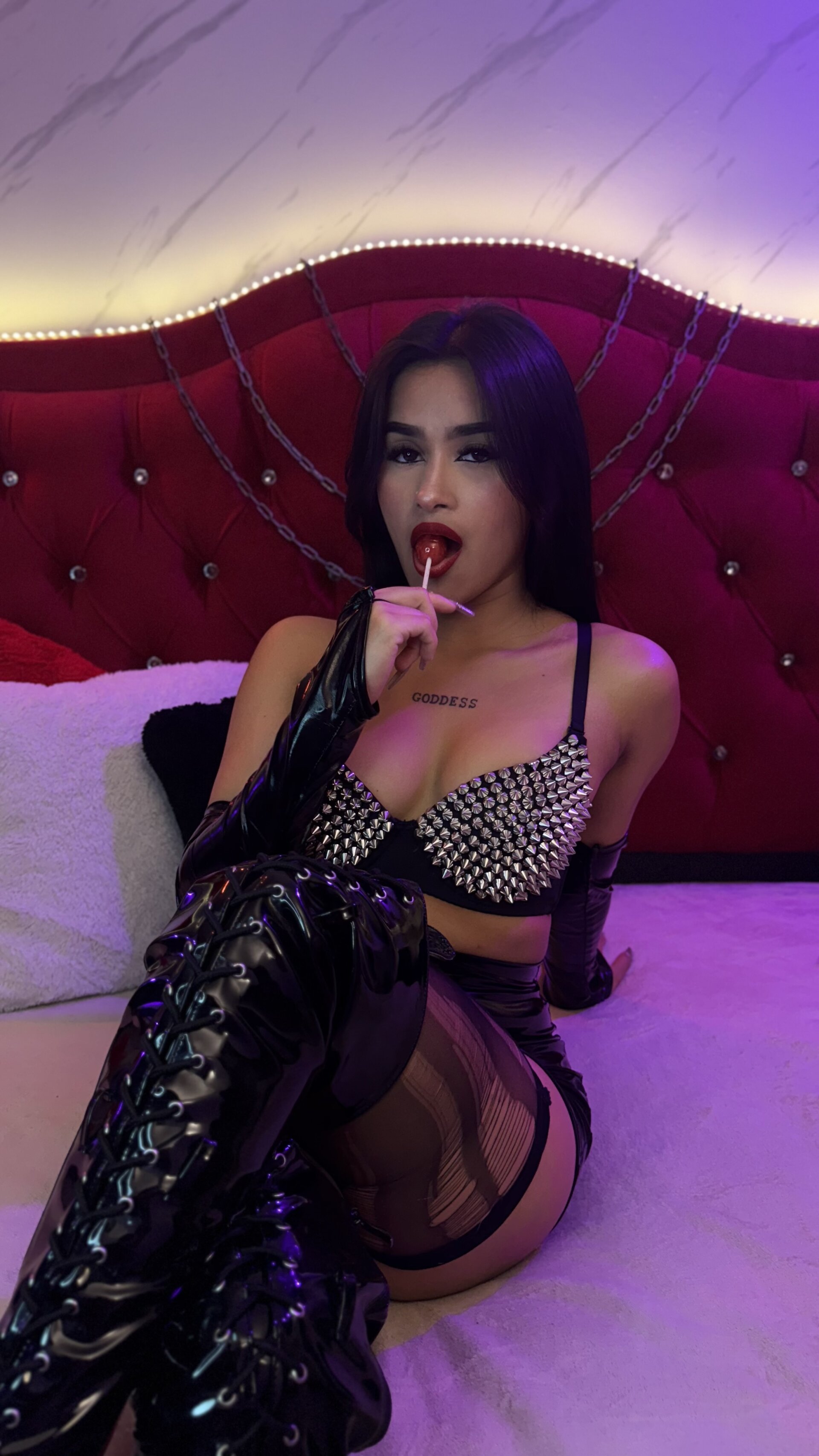 XXX Porn Photo of Nude LizzyYvng 1