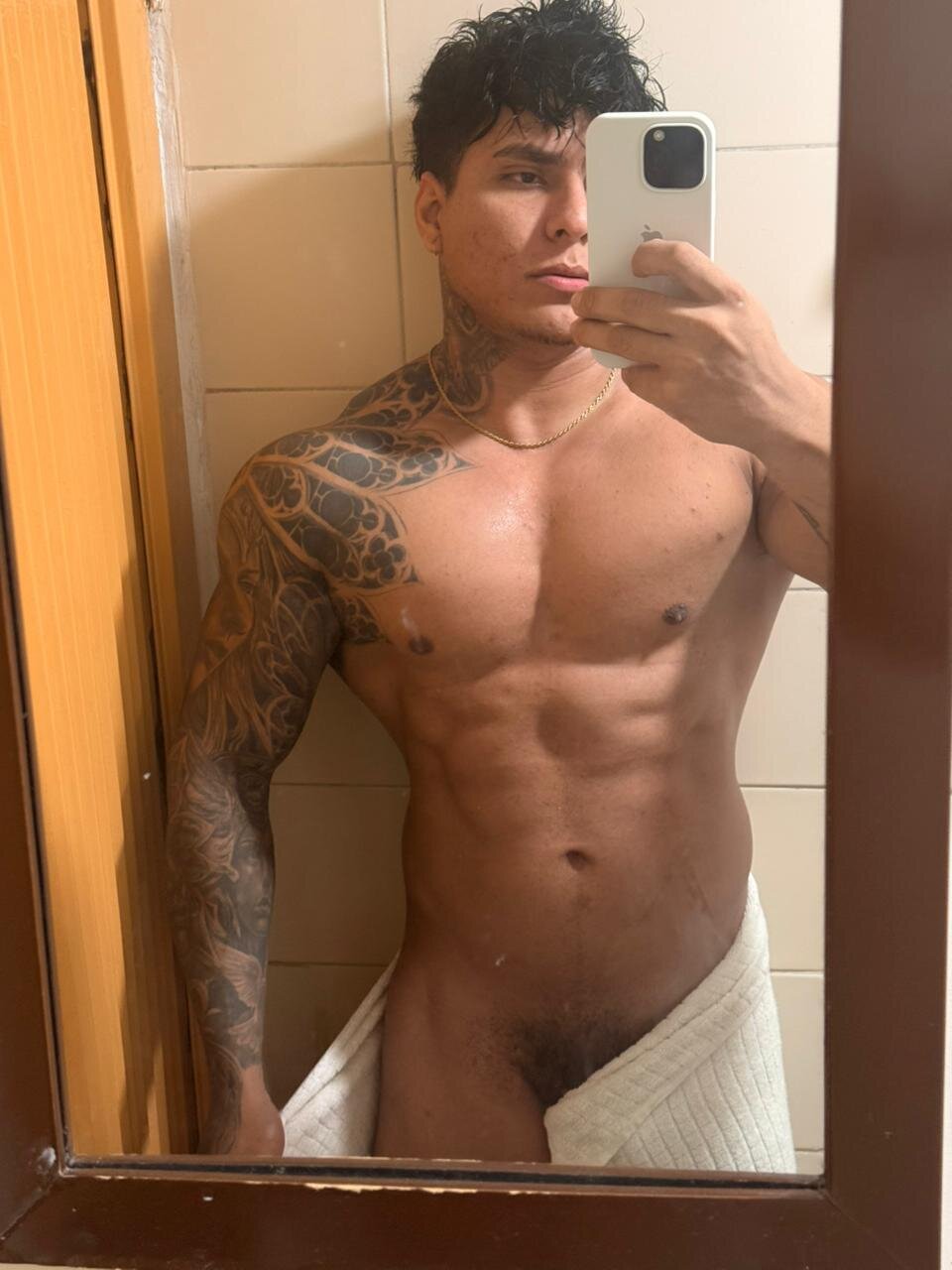 XXX Porn Photo of Nude Maximoscott 20