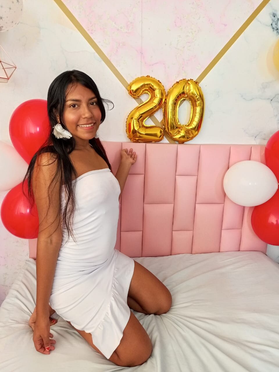 XXX Porn Photo of Nude Pocahontaxxx1 1