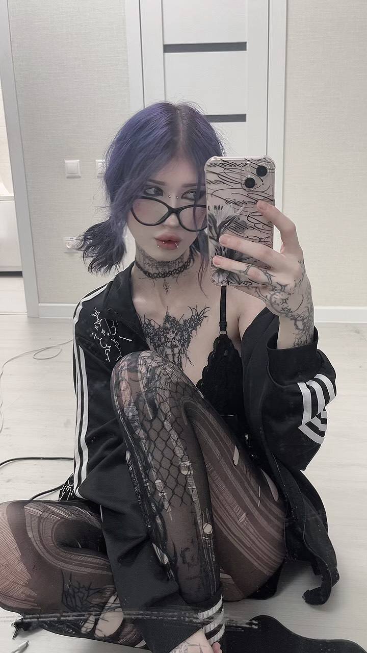 XXX Porn Photo of Nude Tanaloos 8