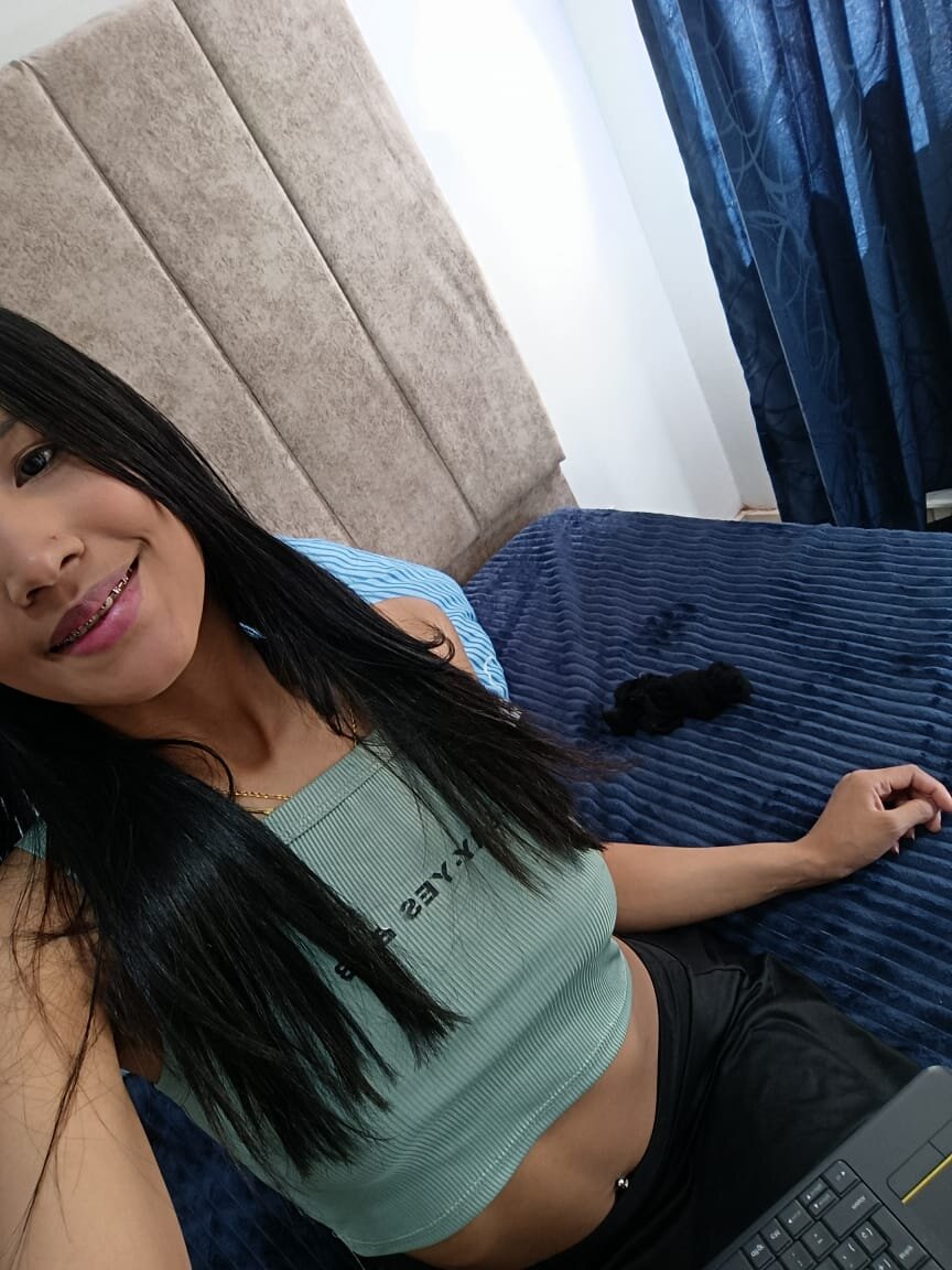 XXX Porn Photo of Nude Extremely_dirty_Baby 4