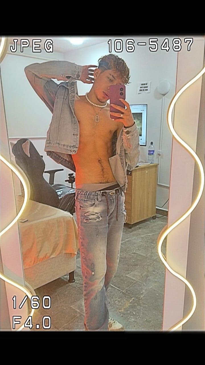 XXX Porn Photo of Nude Axel_tay 23