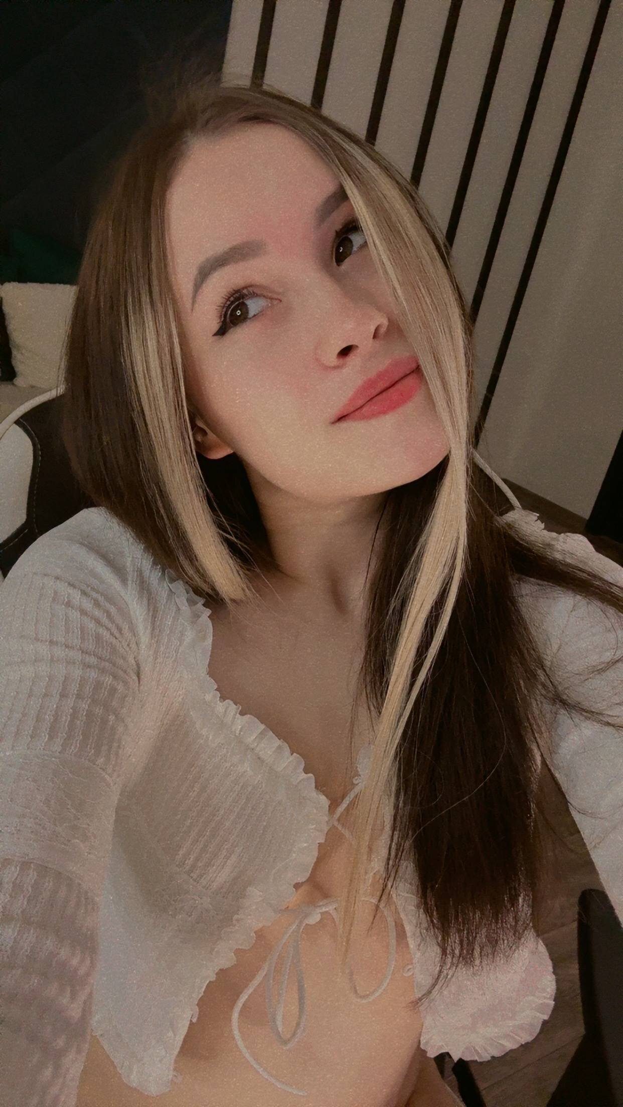 XXX Porn Photo of Nude EmilyyyBridgettt 11