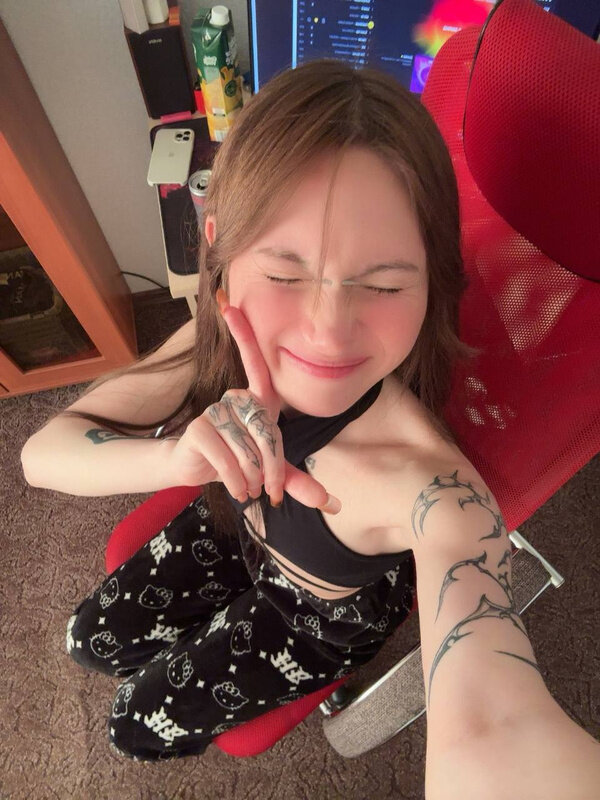XXX Porn Photo of Nude Alice_1n_Wonderland_ 11