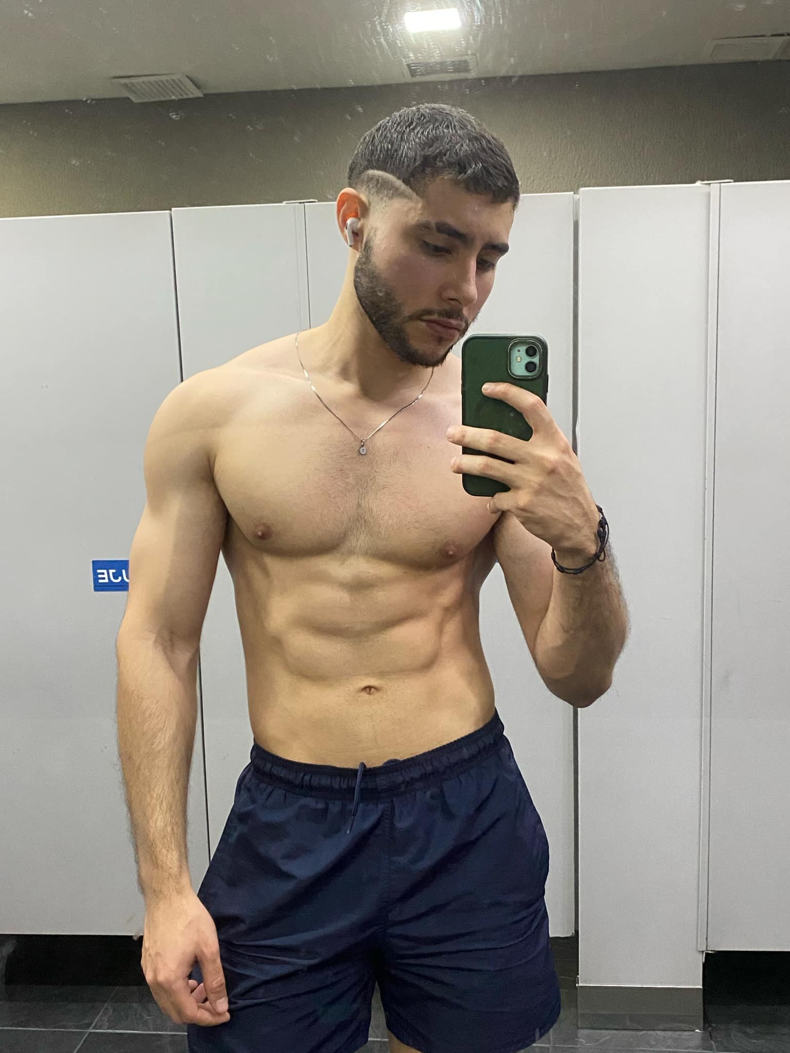 XXX Porn Photo of Nude bryan_mugn 5