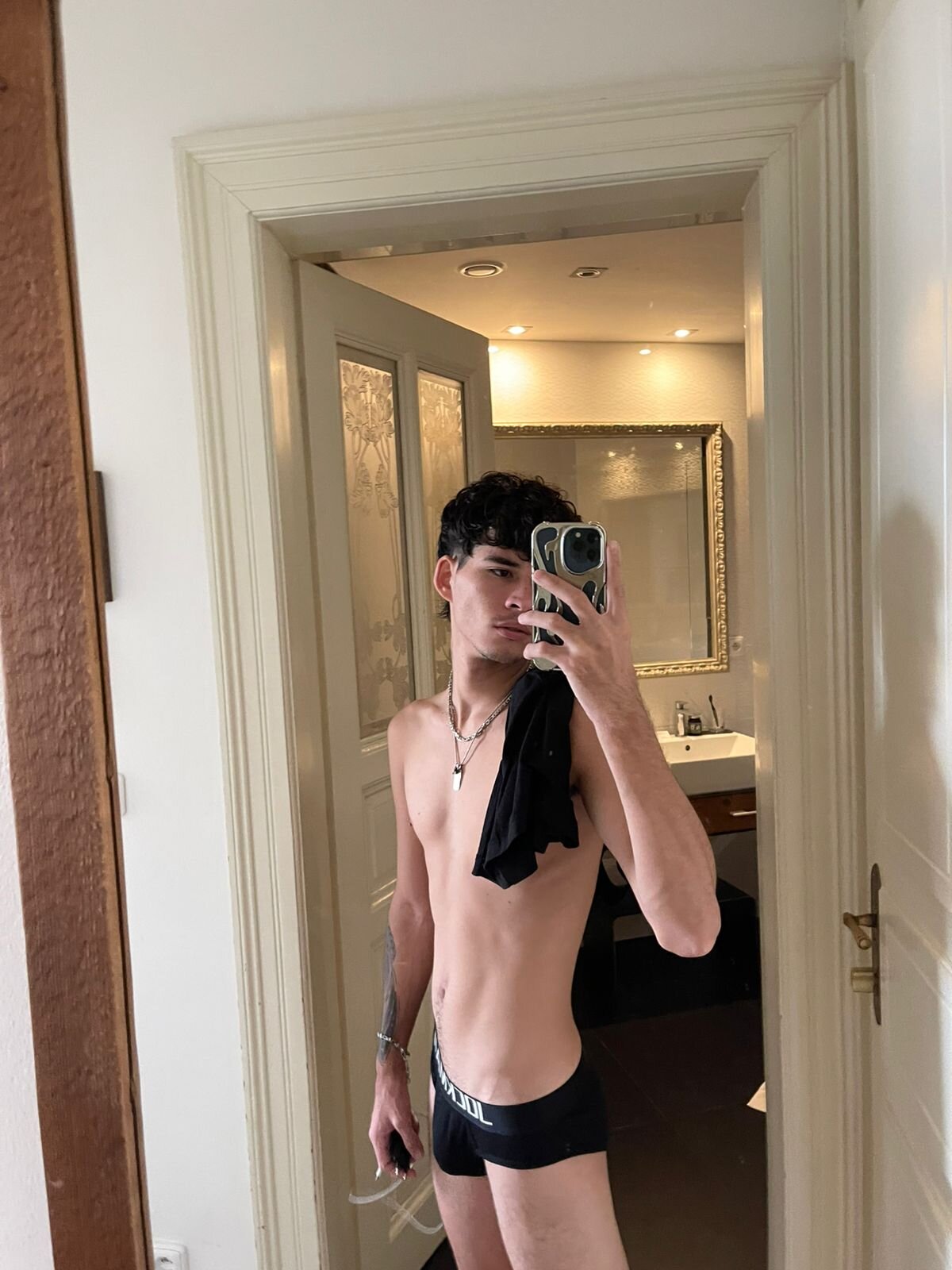 XXX Porn Photo of Nude back_thomson 108