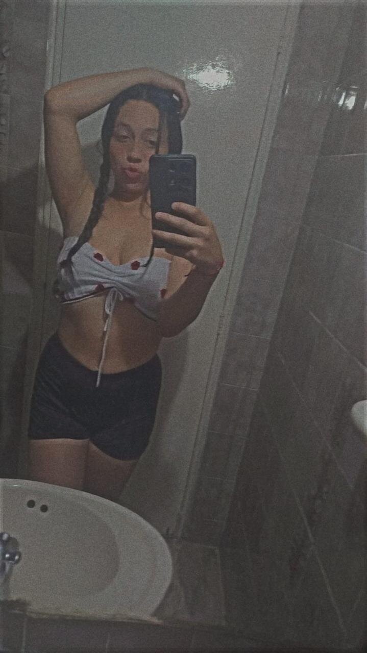 XXX Porn Photo of Nude AshleyGomez1 1