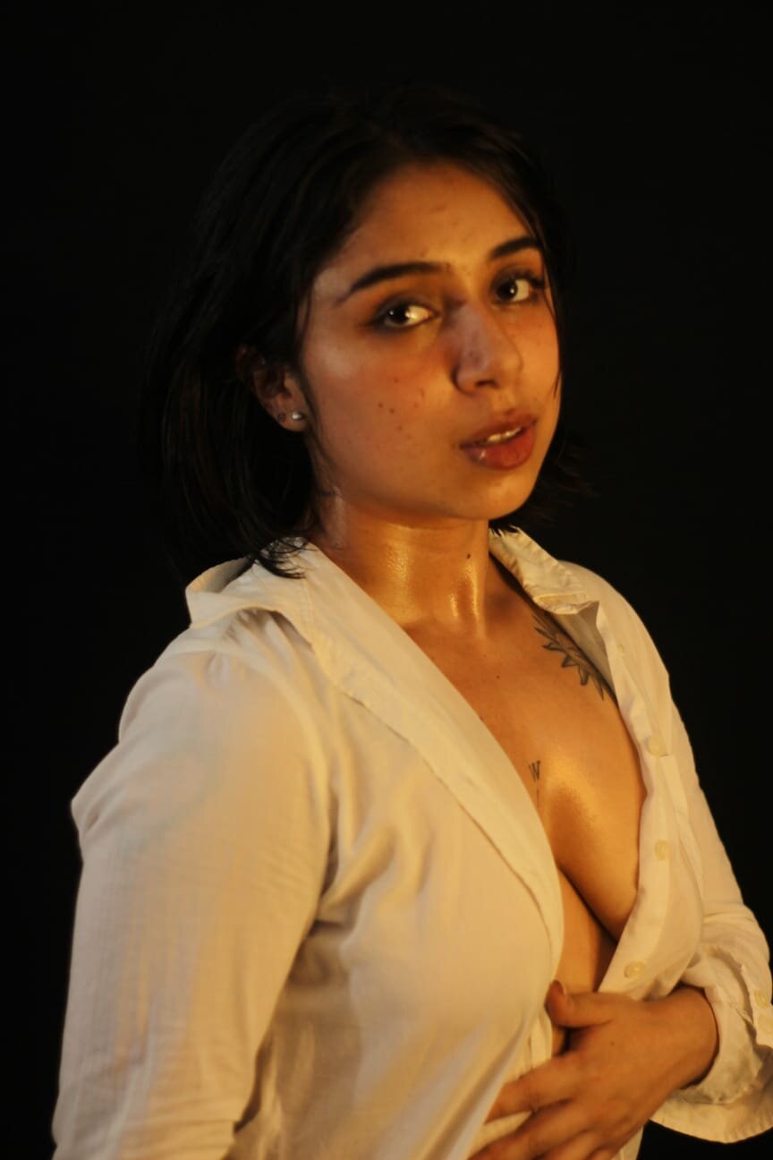 XXX Porn Photo of Nude MiahSantorini 15