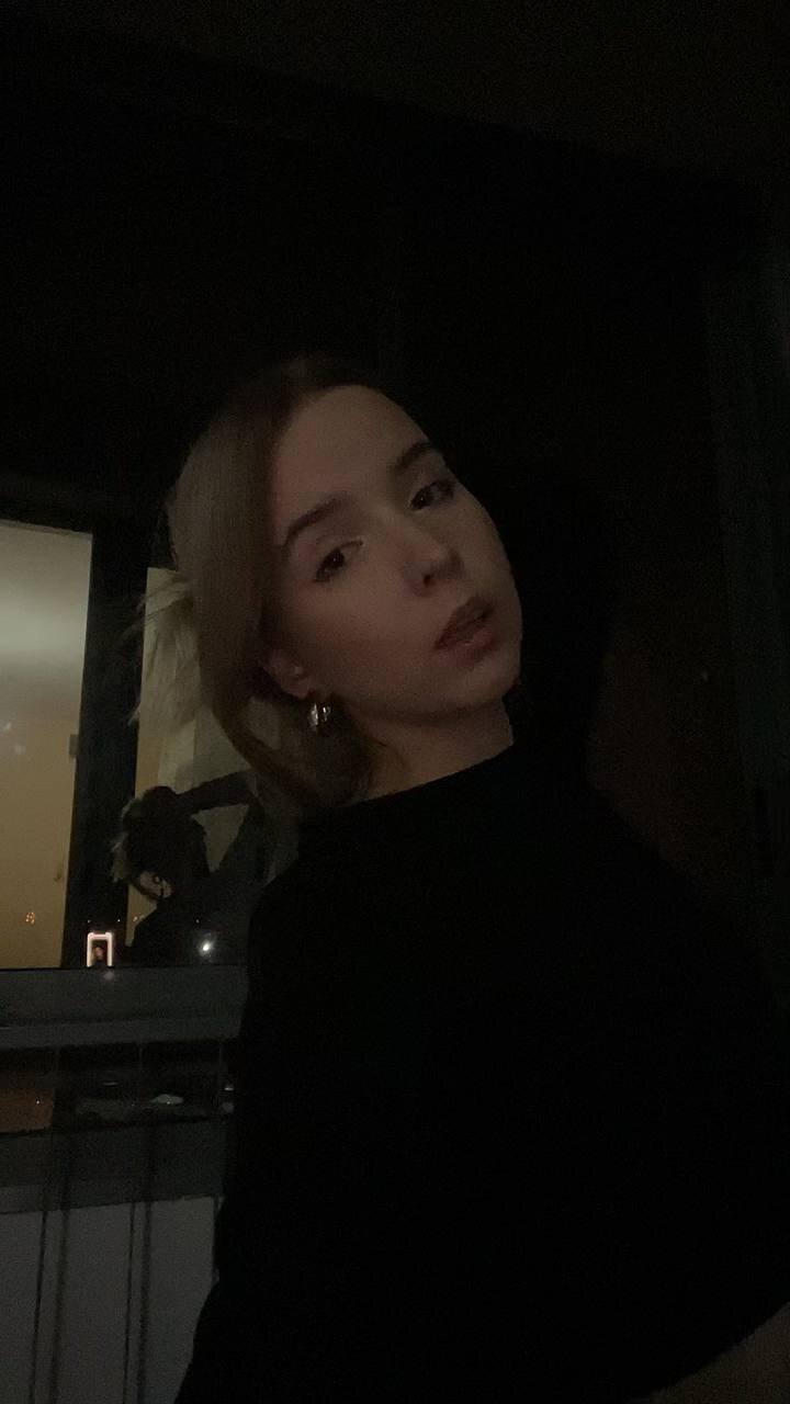 XXX Porn Photo of Nude HillaryZelek 3