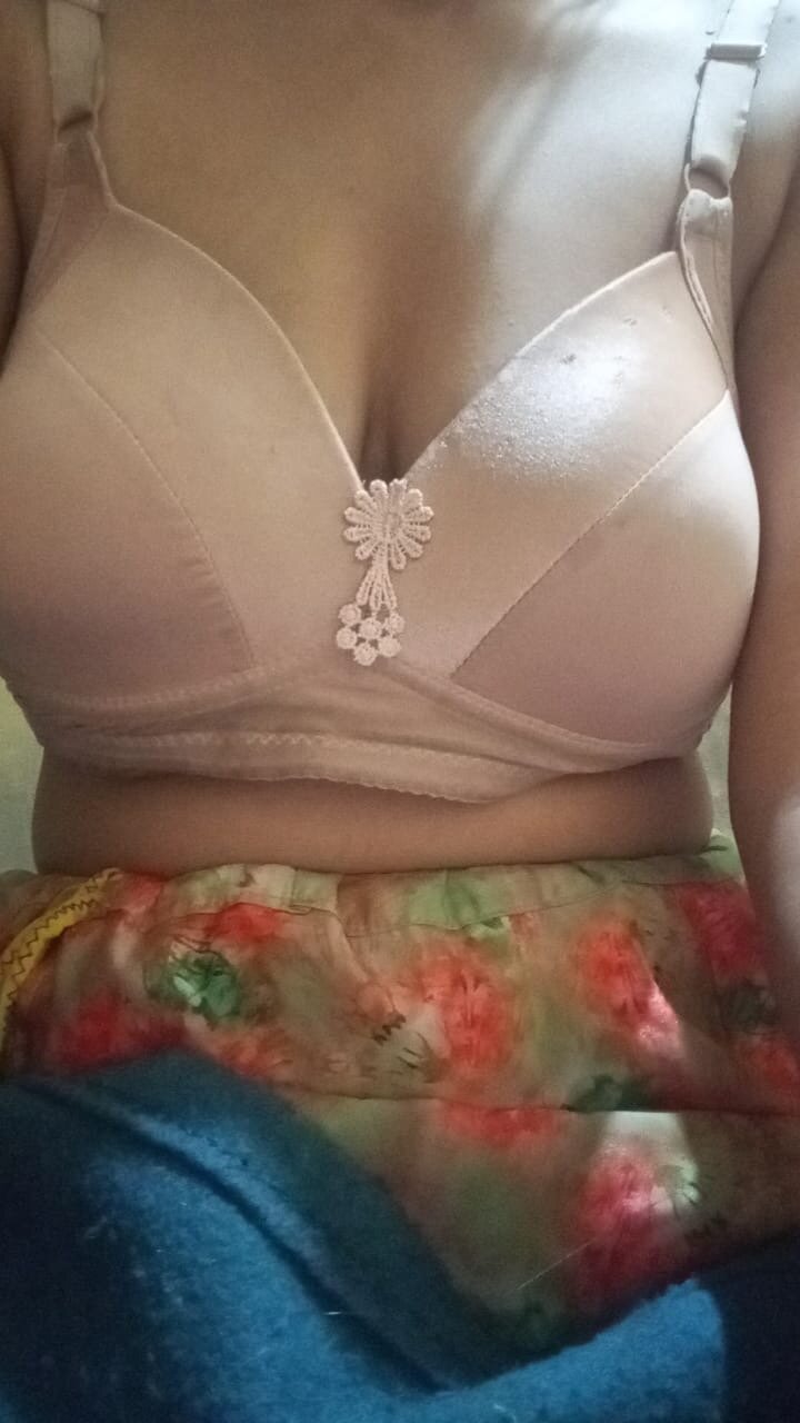 XXX Porn Photo of Nude Mansibhabhi01 1