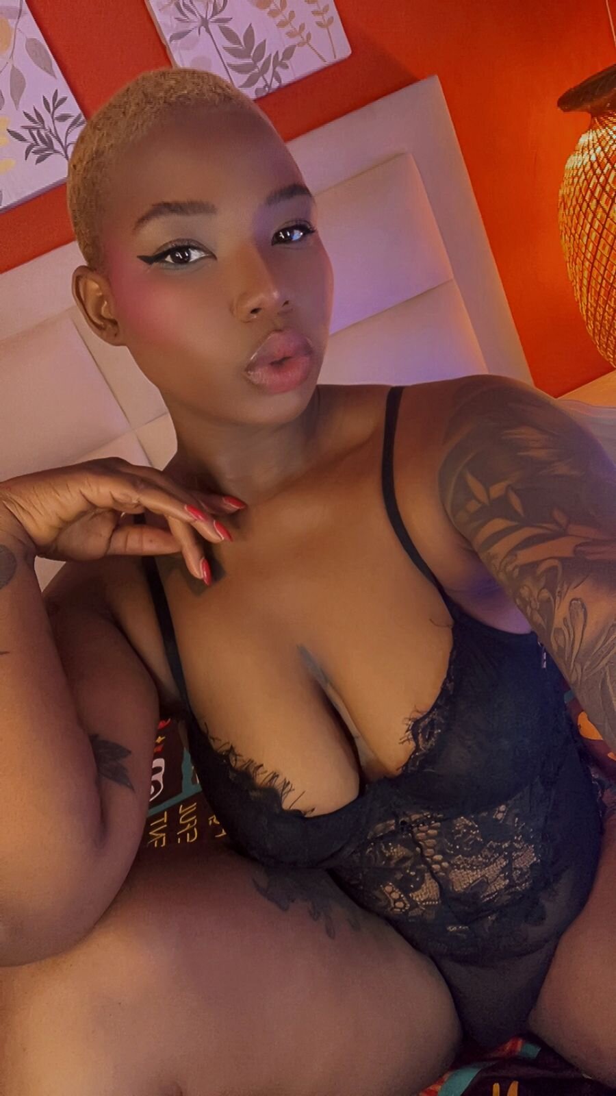 XXX Porn Photo of Nude KenyaMystic 219