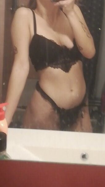 XXX Porn Photo of Nude MiasWhispers 4