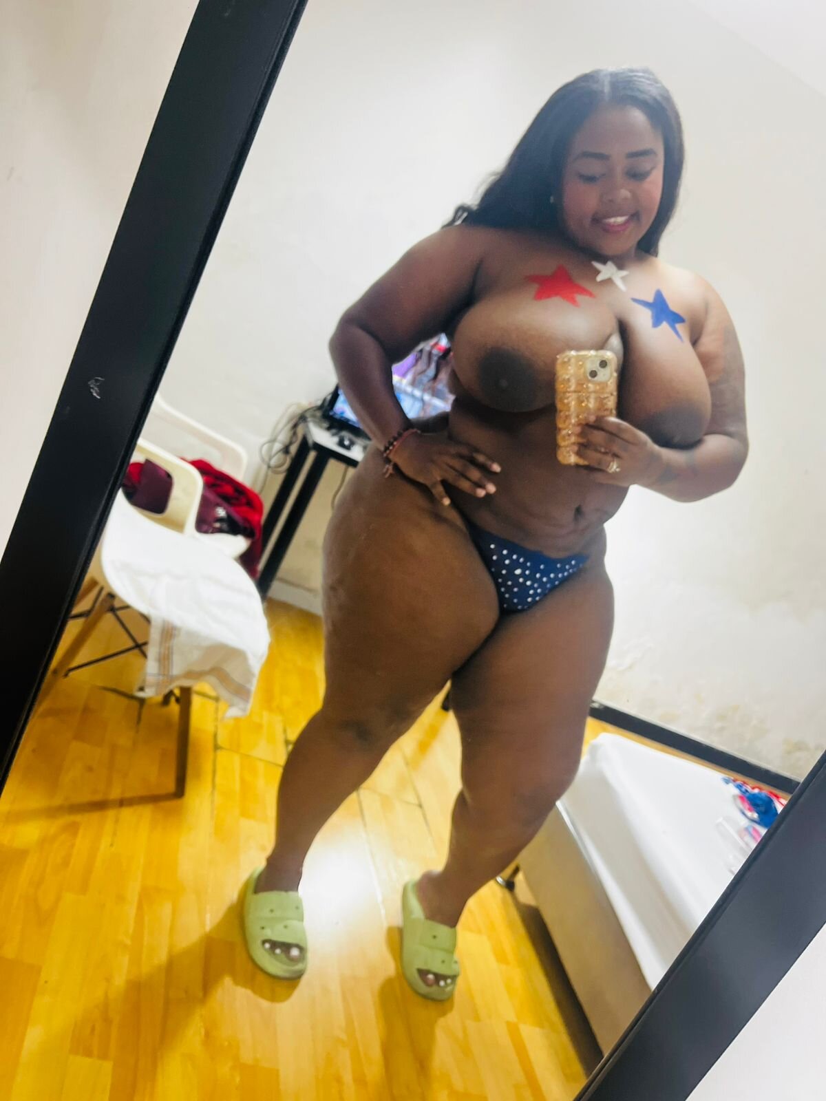 XXX Porn Photo of Nude exotic_karmella 101