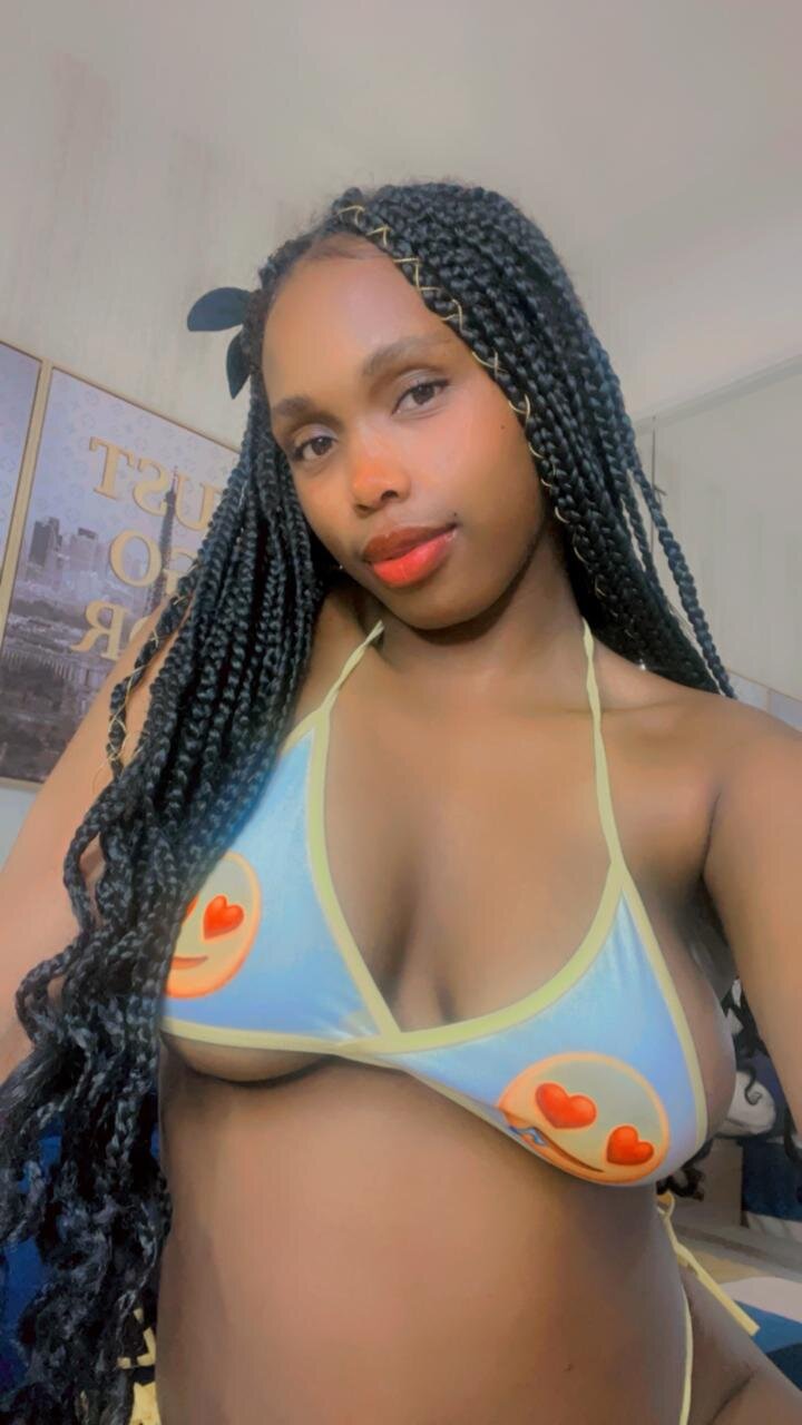 XXX Porn Photo of Nude zendaya_wilson 13