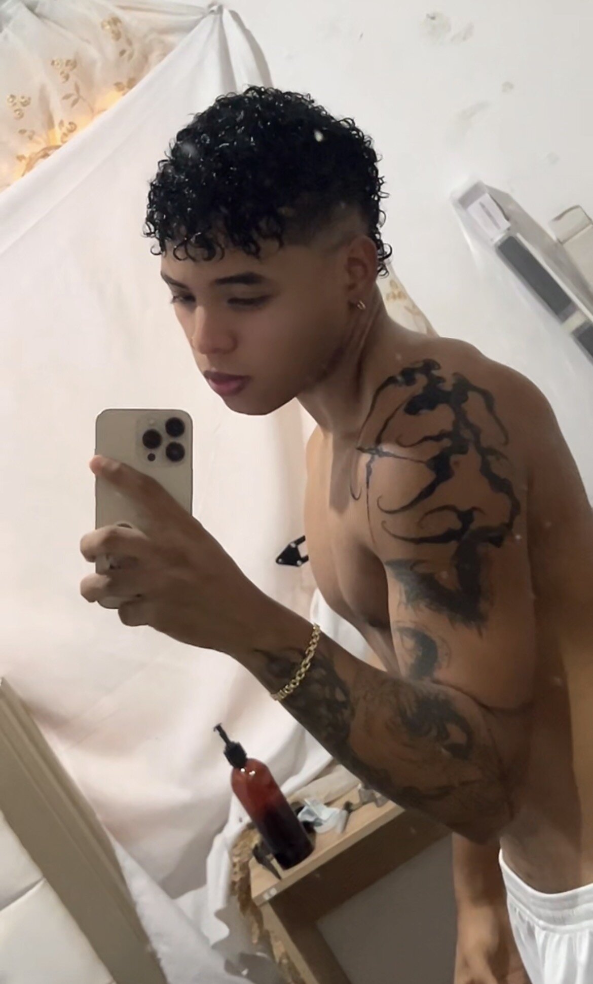 XXX Porn Photo of Nude FeitanGus 8