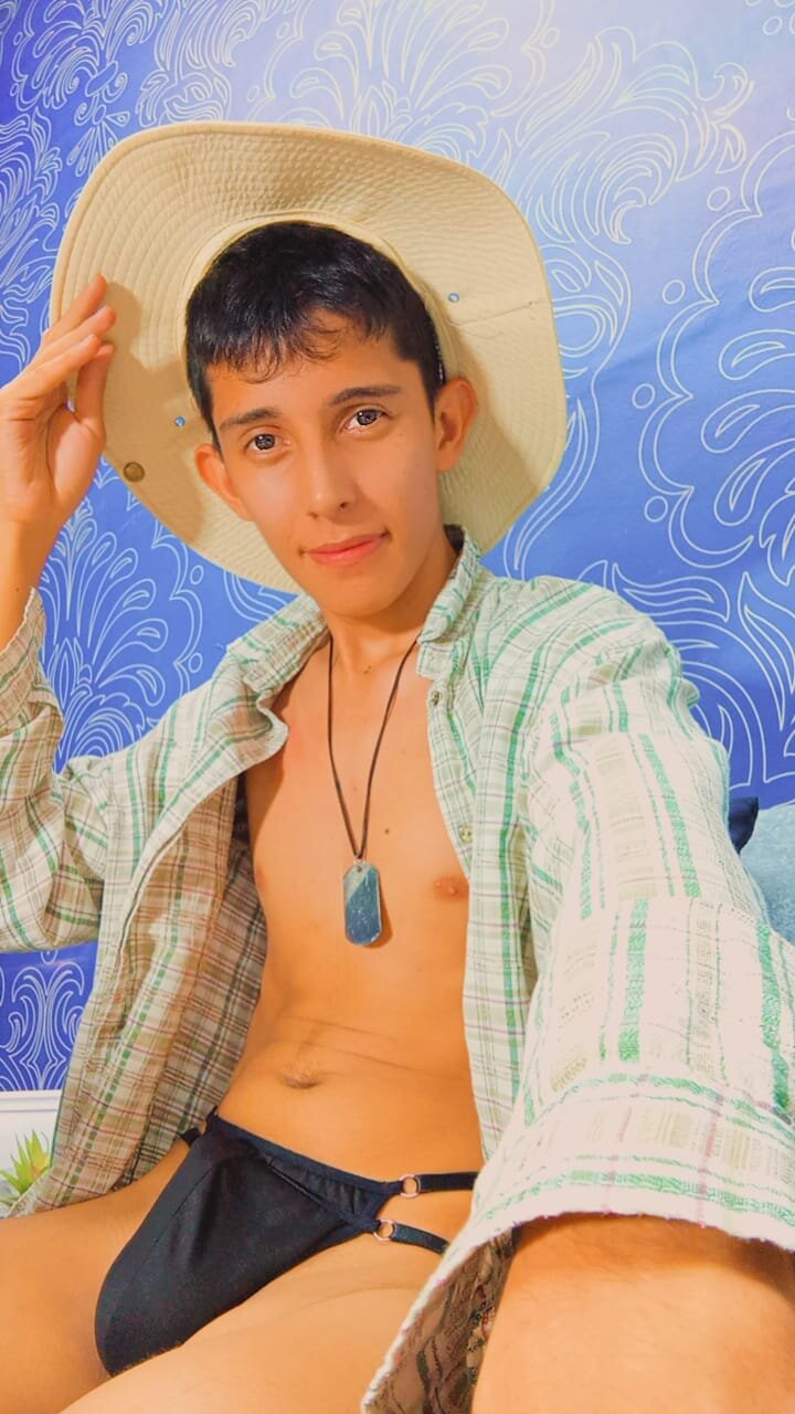 XXX Porn Photo of Nude gomitaboy_1 14