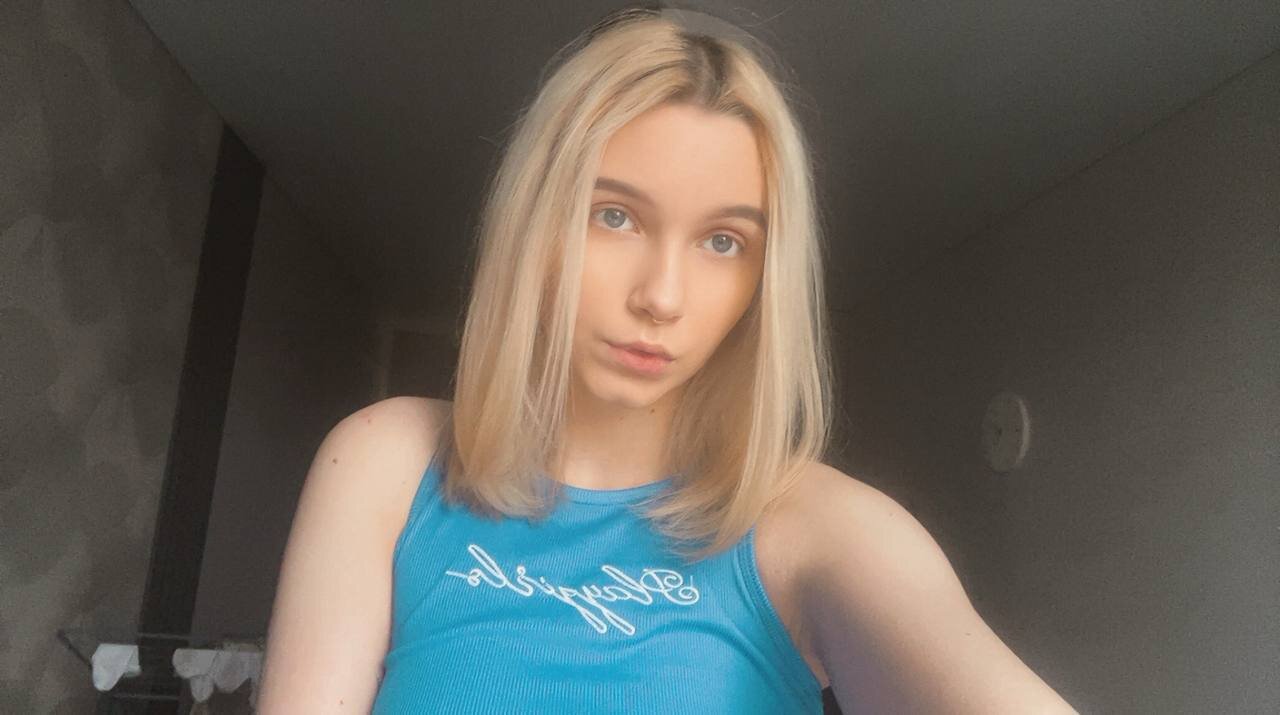 XXX Porn Photo of Nude SaraHearts 2