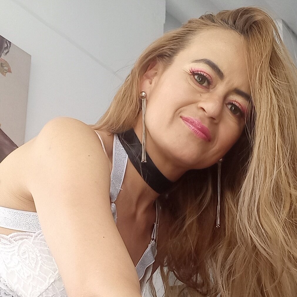 XXX Porn Photo of Nude magenta_maturr 124
