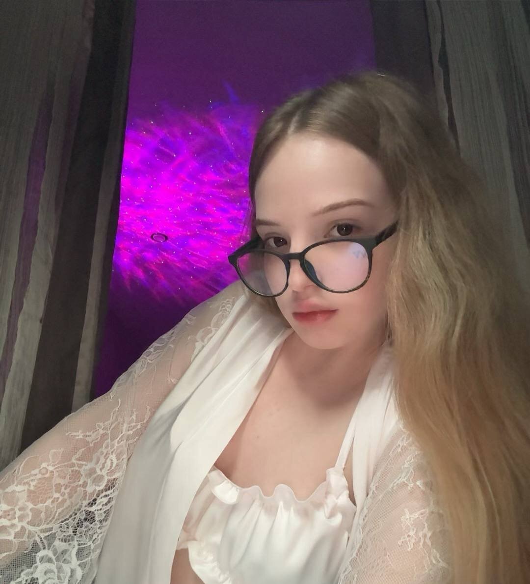 XXX Porn Photo of Nude Iris_Fresh 5