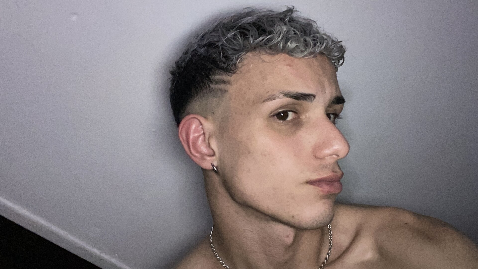 XXX Porn Photo of Nude TwinkBrazilian 1