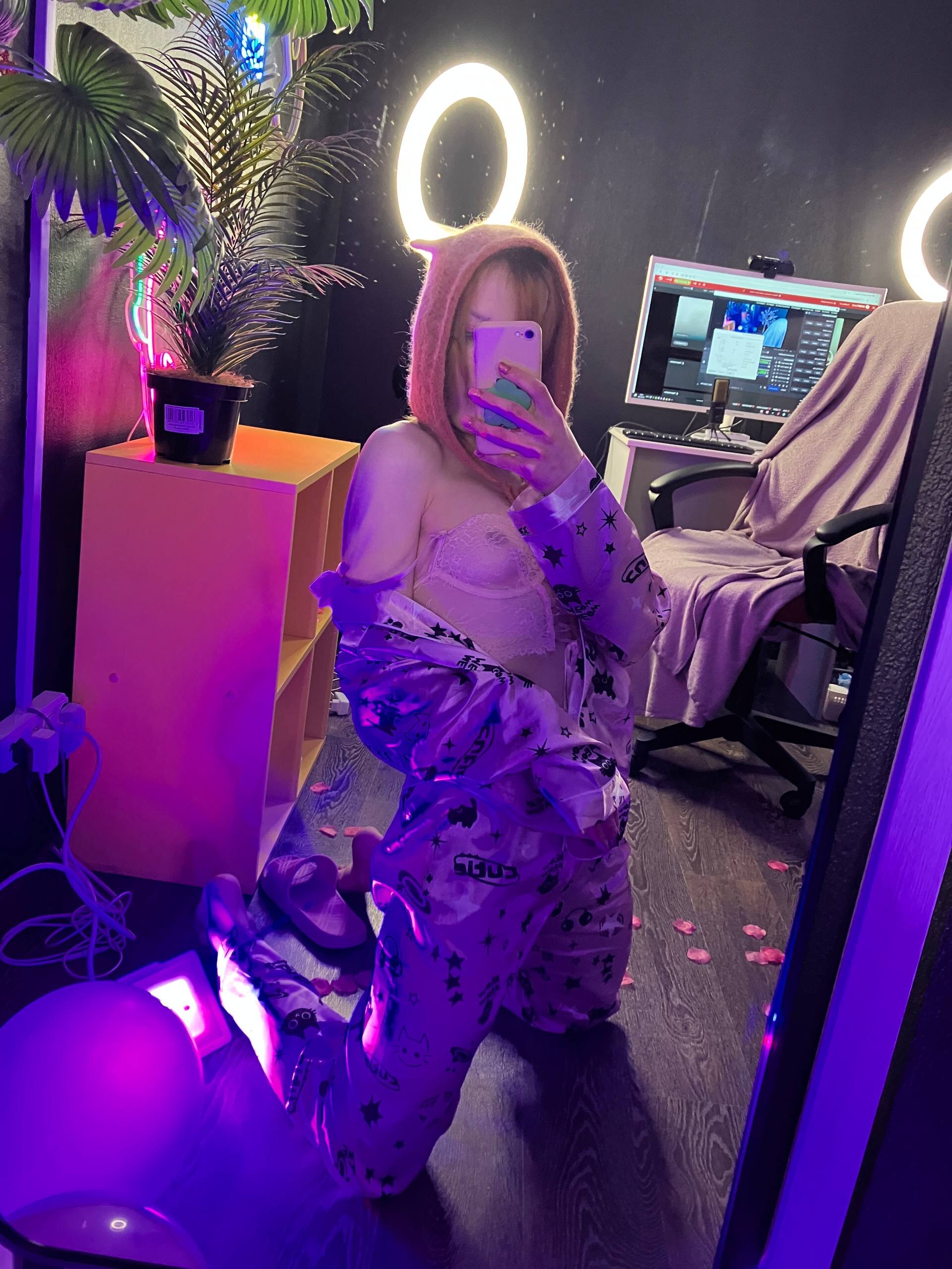 XXX Porn Photo of Nude uwu_Foxy_uwu 4