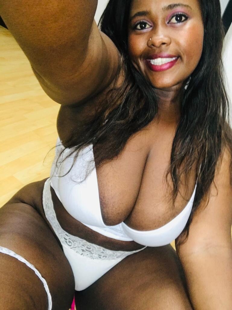 XXX Porn Photo of Nude exotic_karmella 25