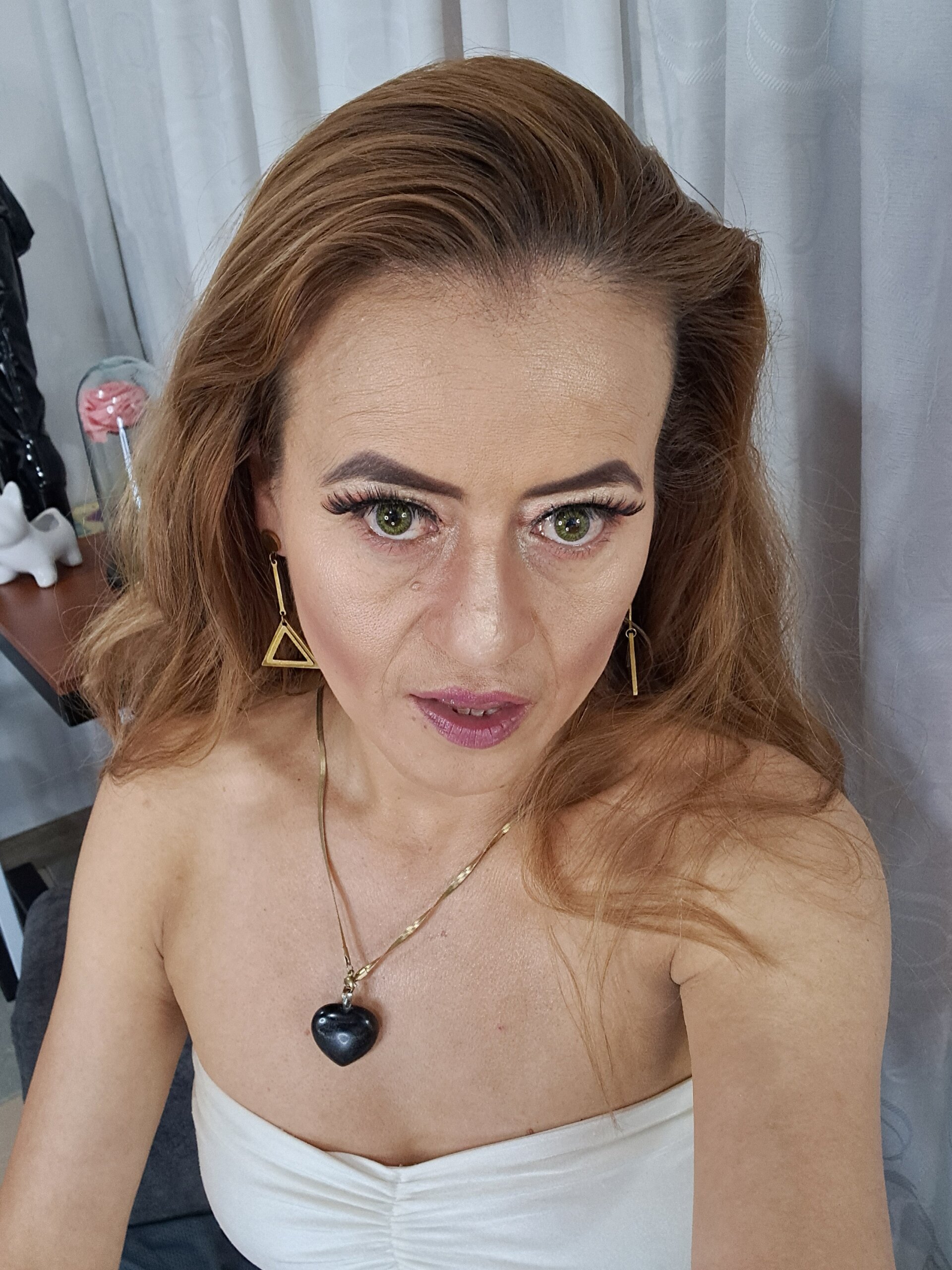 XXX Porn Photo of Nude magenta_maturr 186