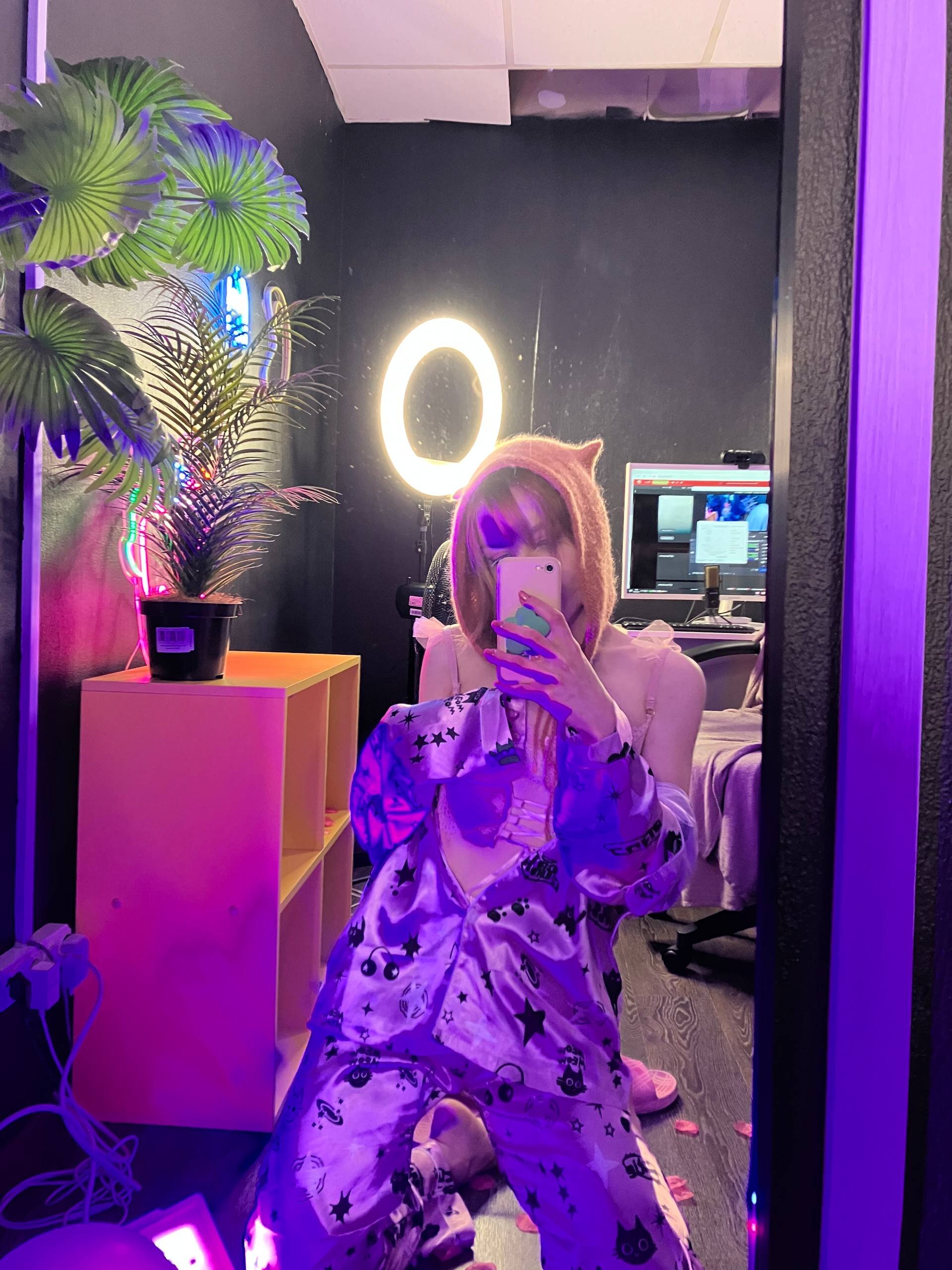 XXX Porn Photo of Nude uwu_Foxy_uwu 14