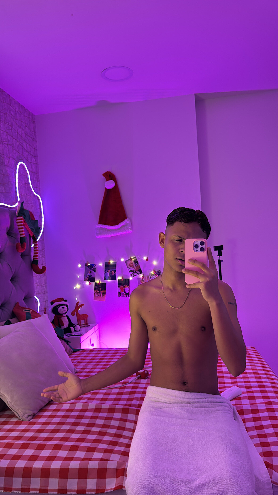 XXX Porn Photo of Nude carlos_foxx00 2
